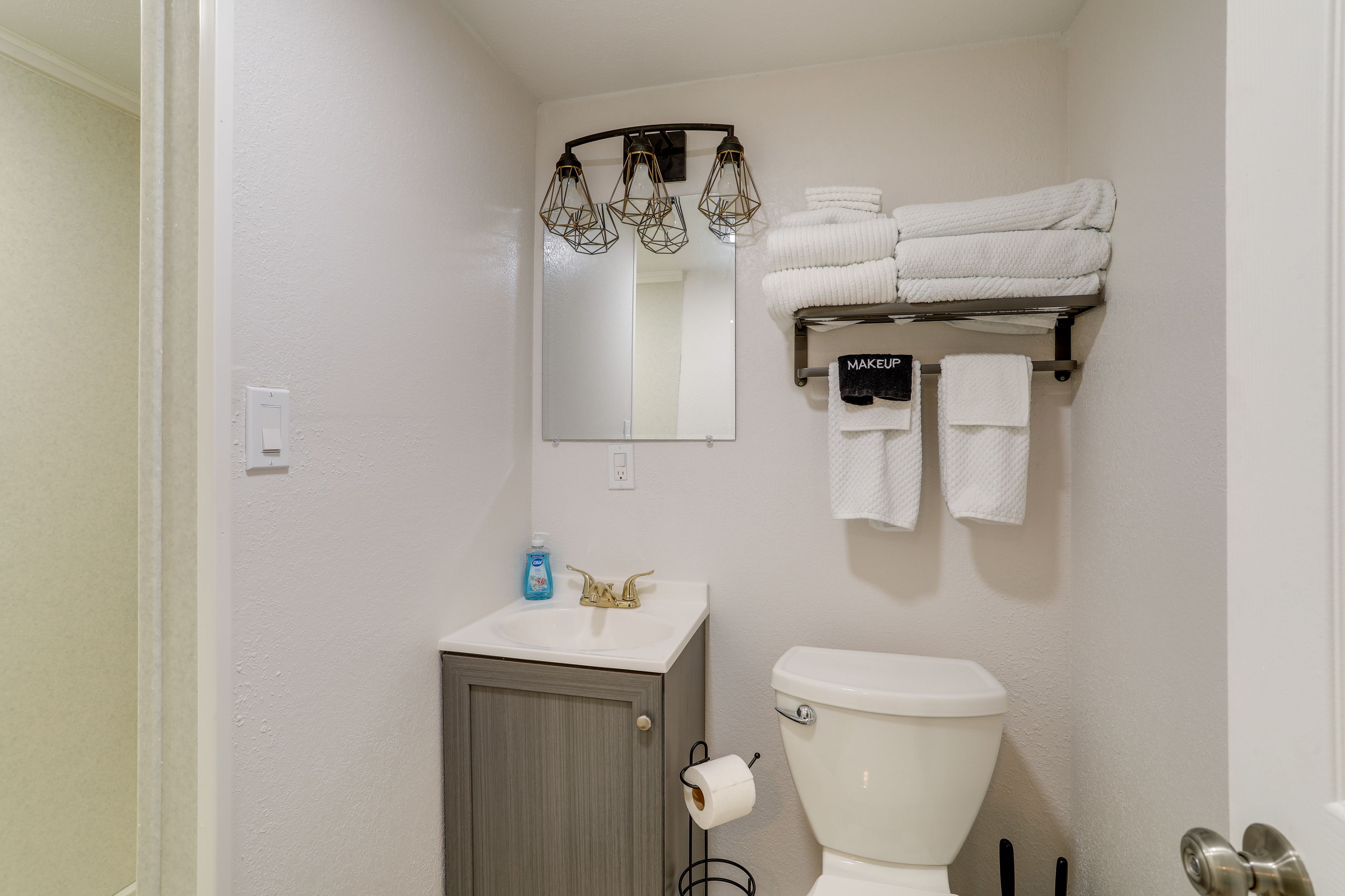 Full Bath | Towels