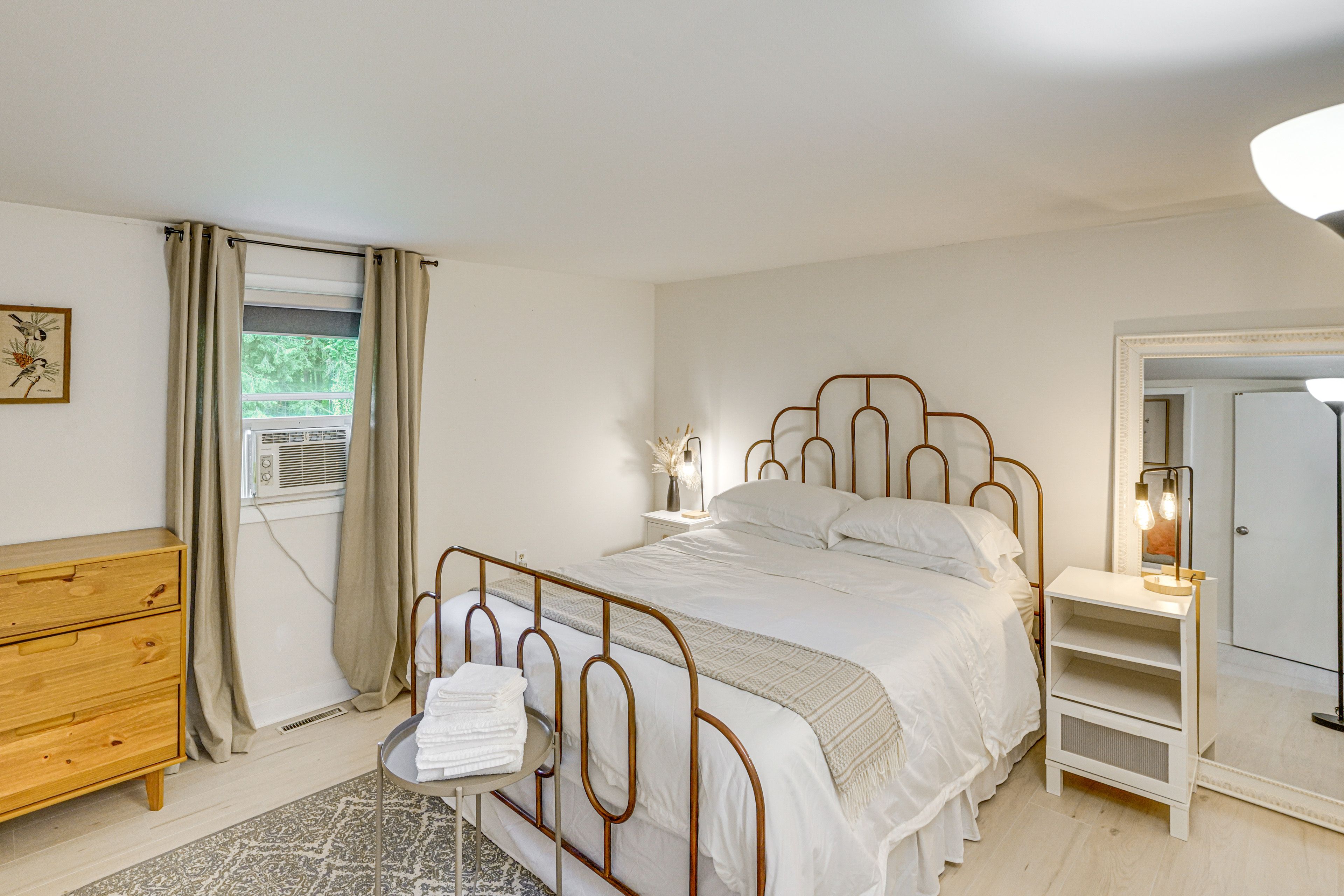 Bedroom 2 | Queen Bed | Upper Level