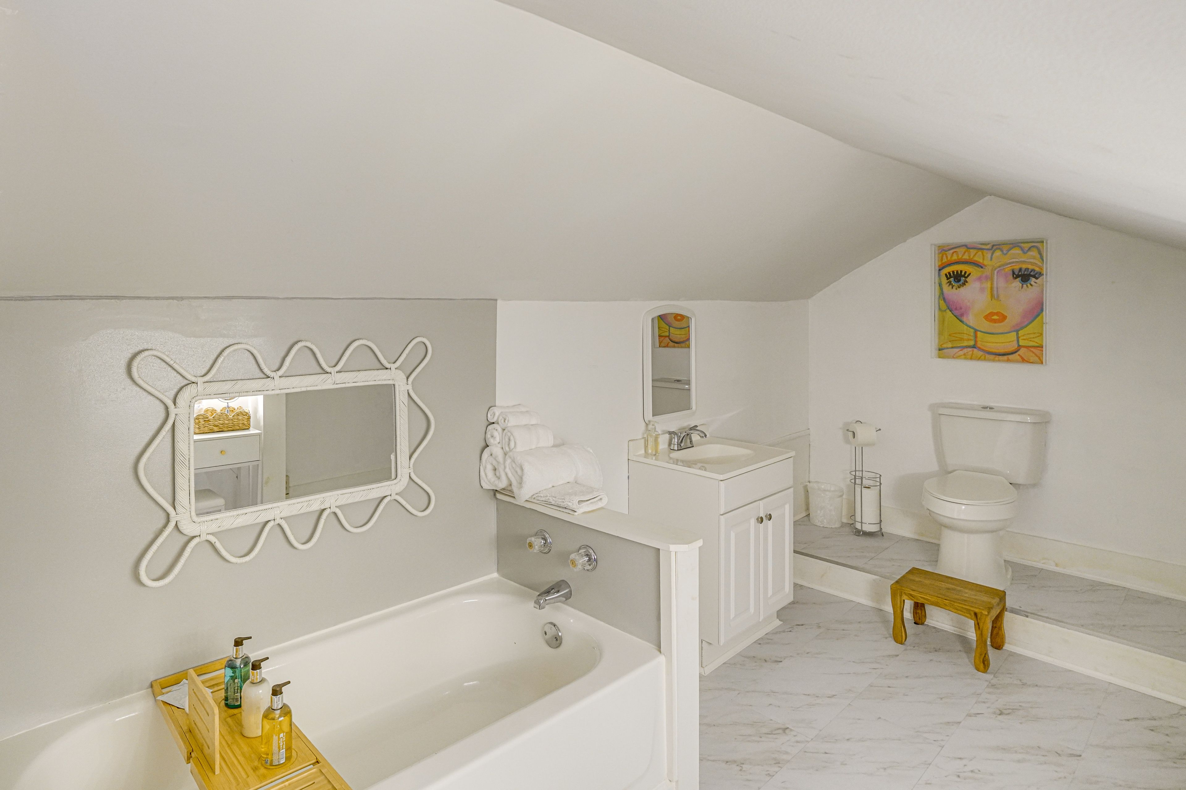 Full Bath | Upper Level