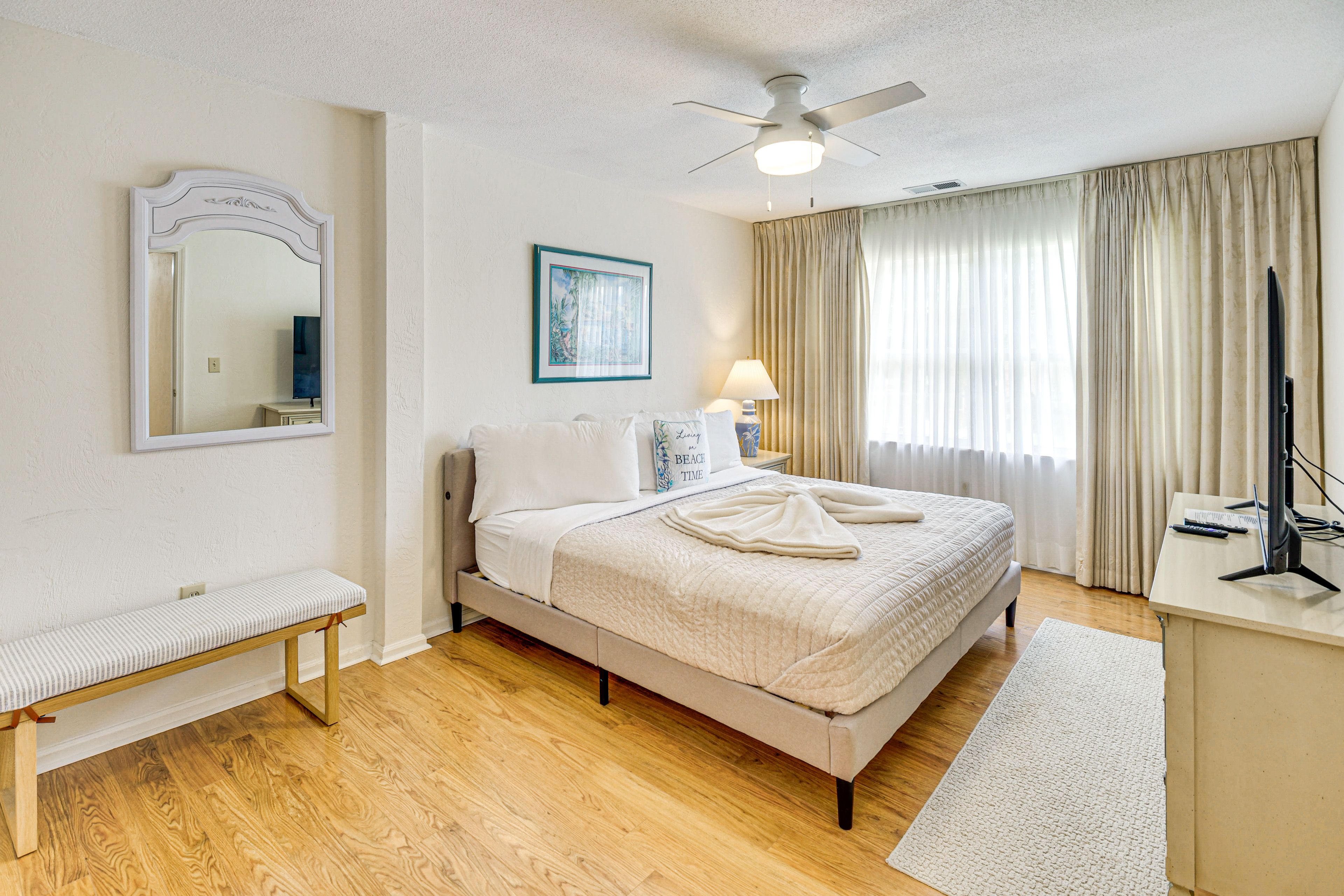 Bedroom 1 | King Bed | Smart TV | Linens Provided