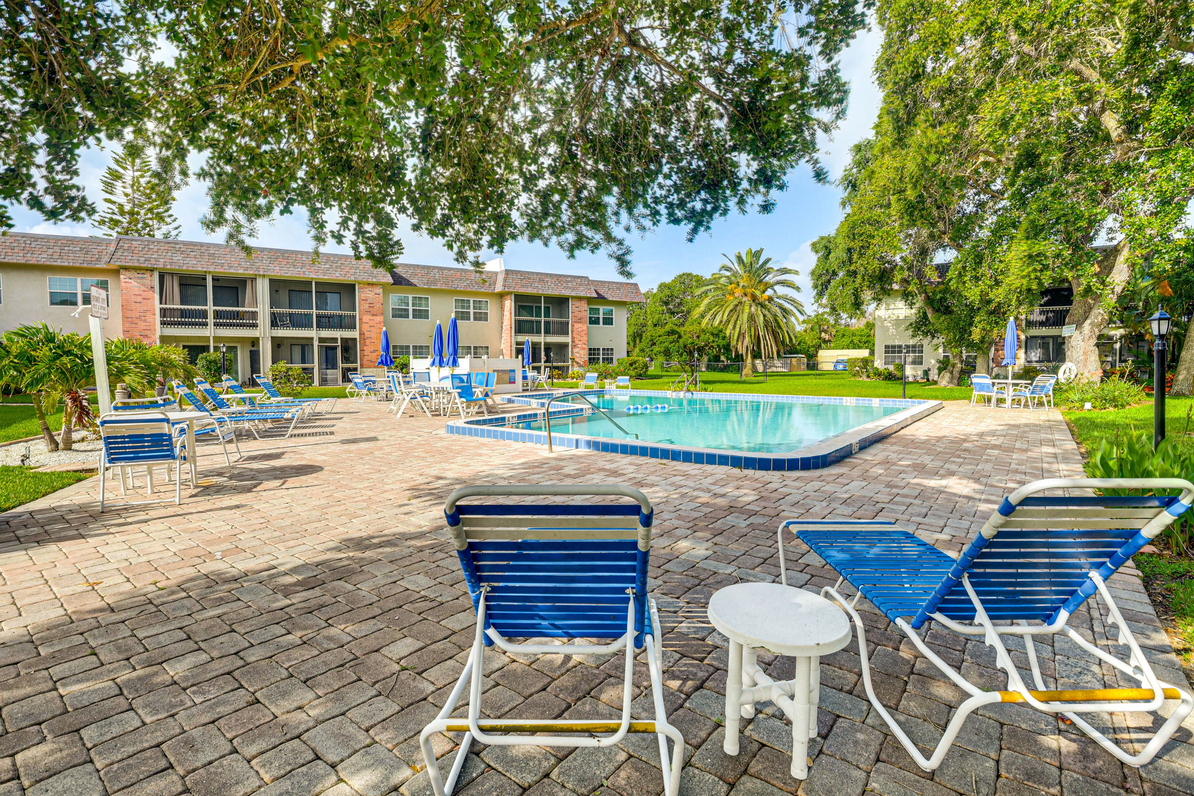 Community Amenities | Outdoor Pool