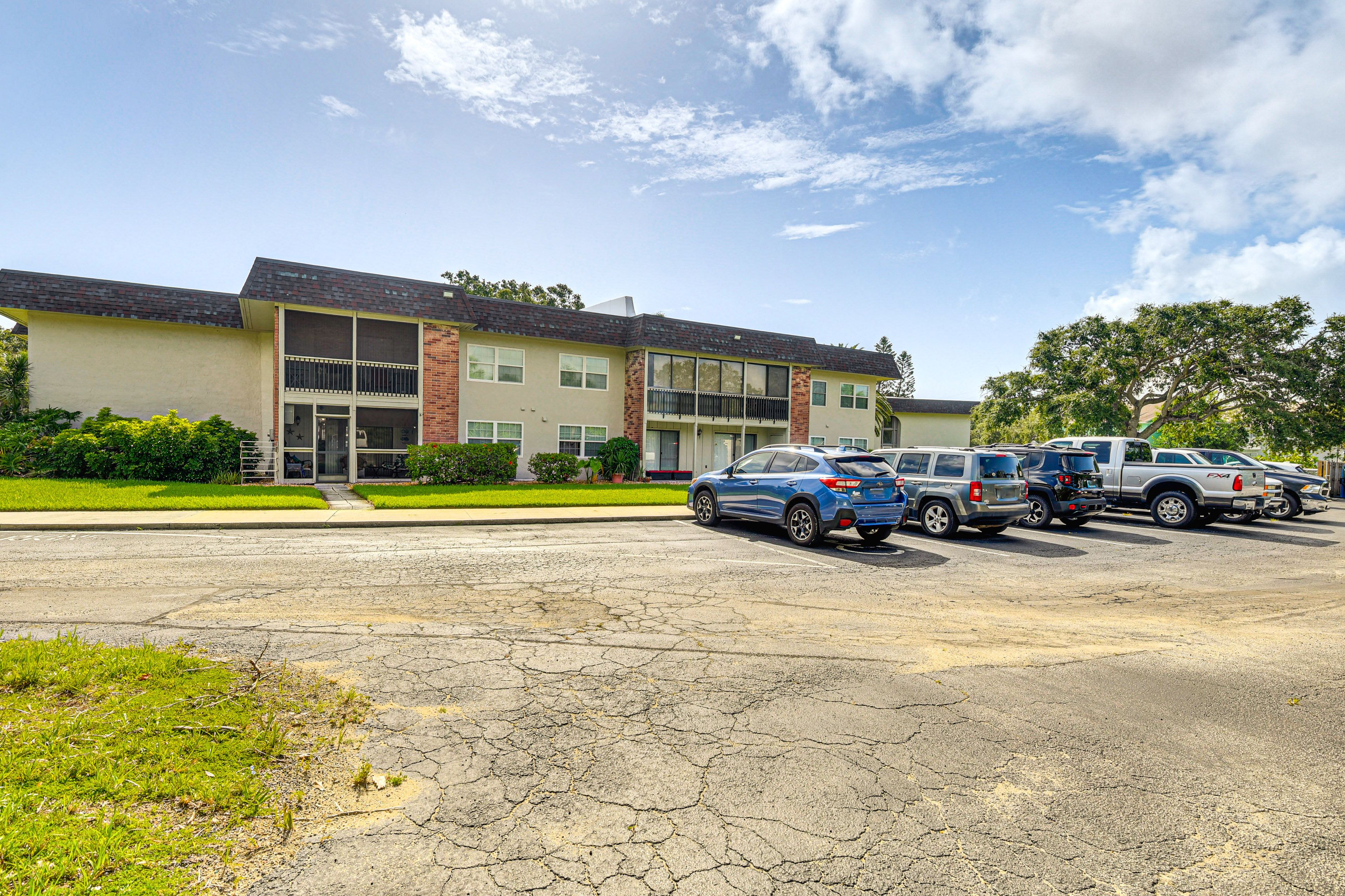Parking | Community Lot | Additional Street Parking