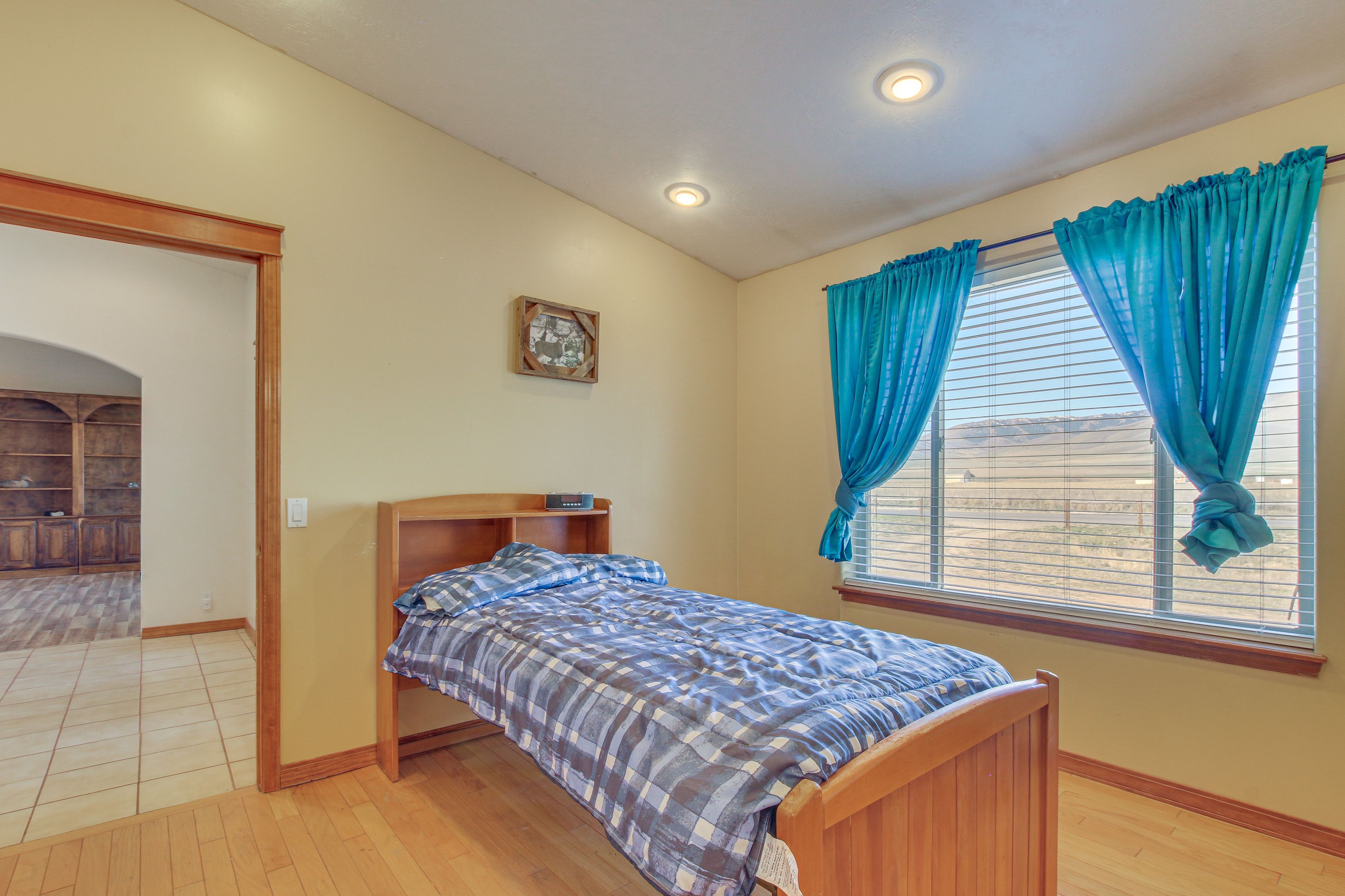 Bedroom 3 | Twin Bed
