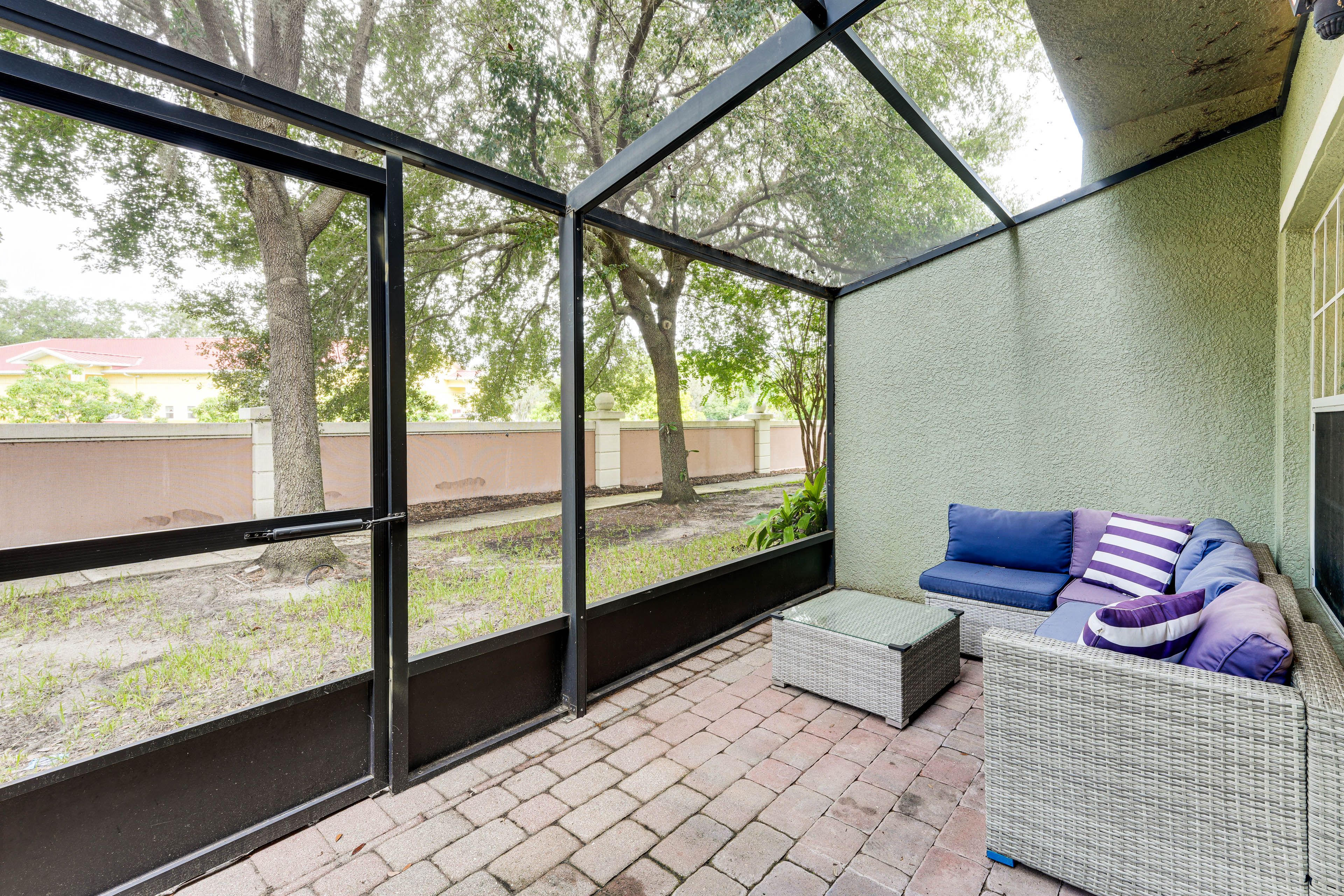 Screened Lanai | Seating
