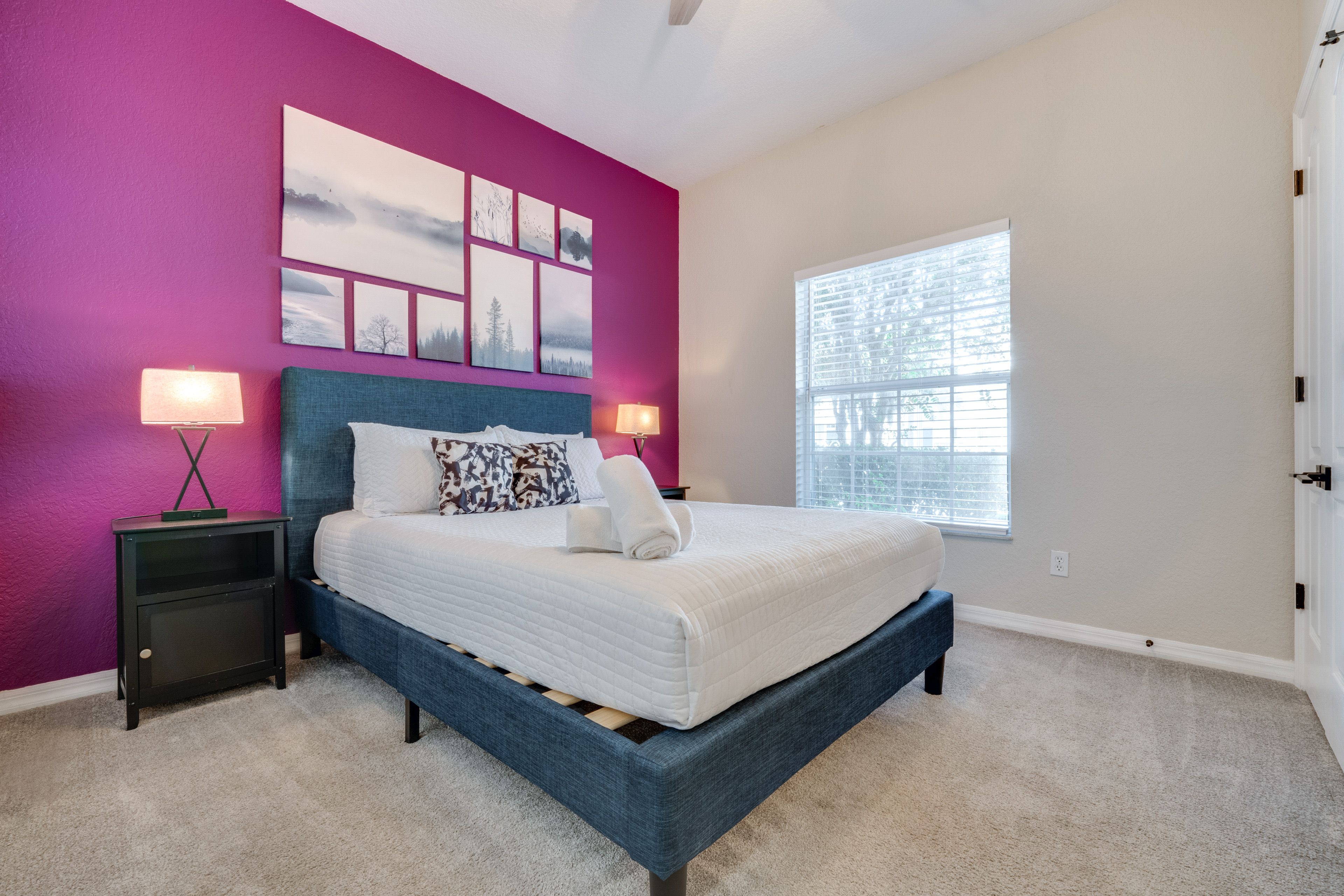 Bedroom 1 | Queen Bed | 1st Floor