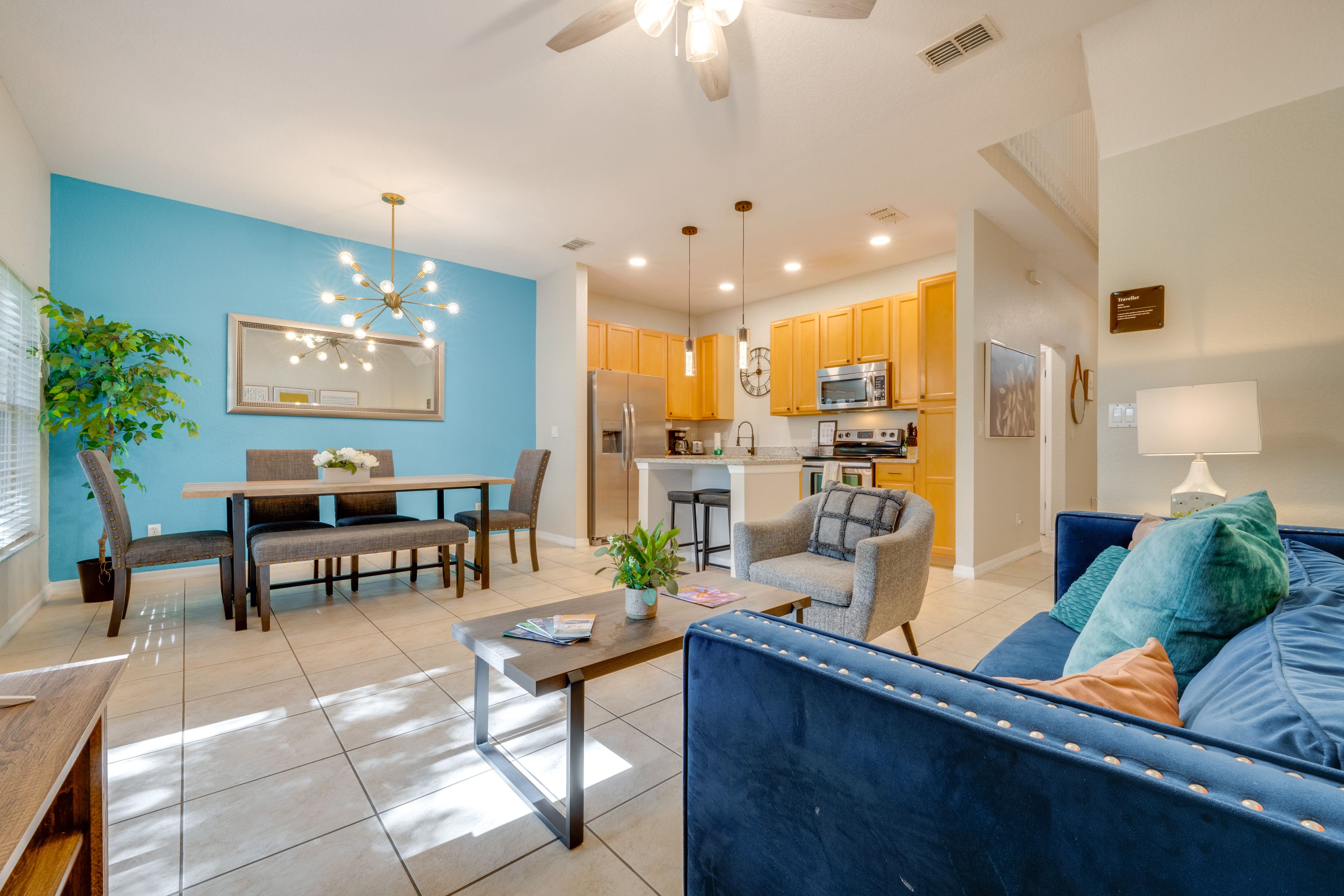 Living Room | 1st Floor | Smart TV | Free WiFi | Central A/C & Heating