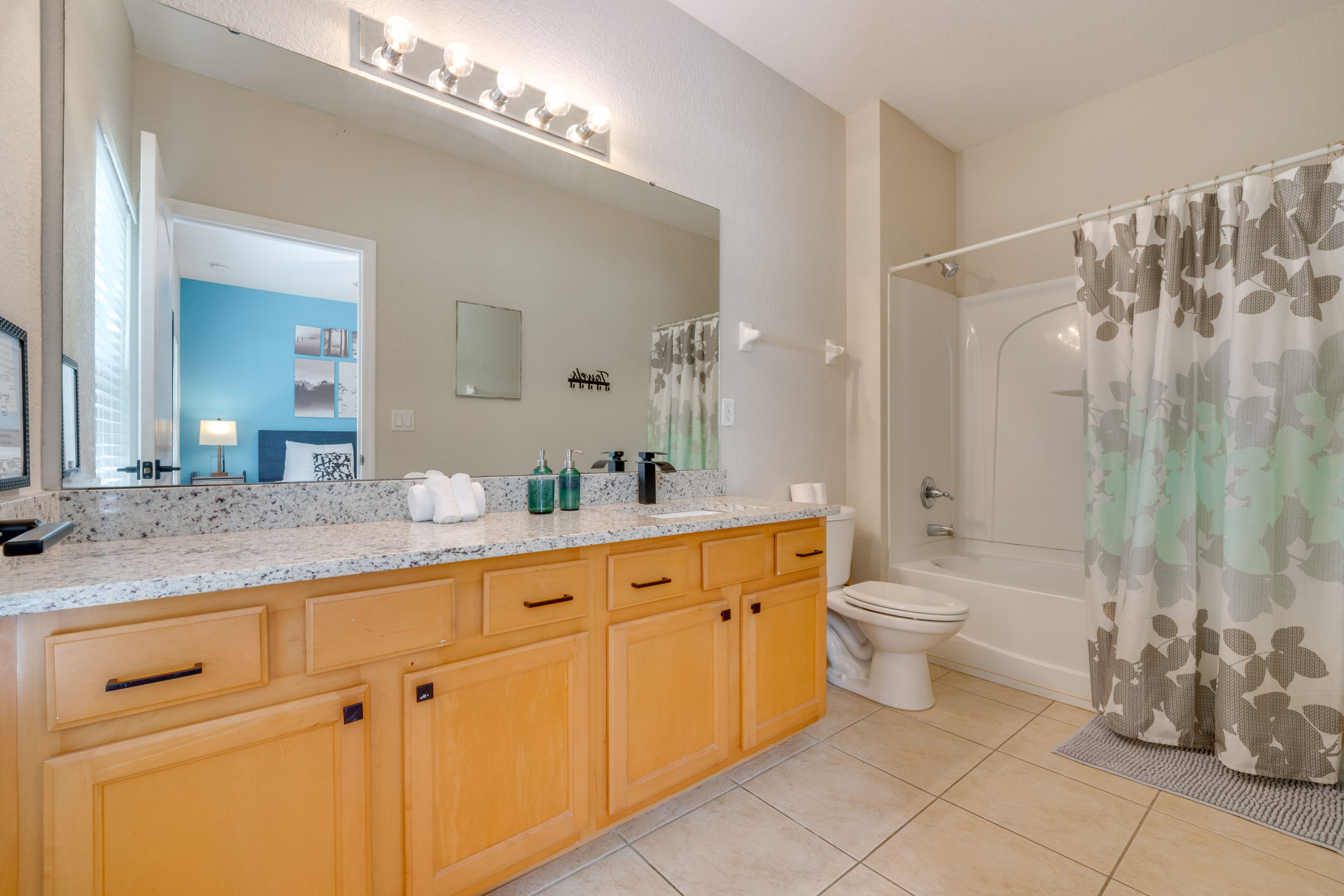 En-Suite Bathroom | 2nd Floor