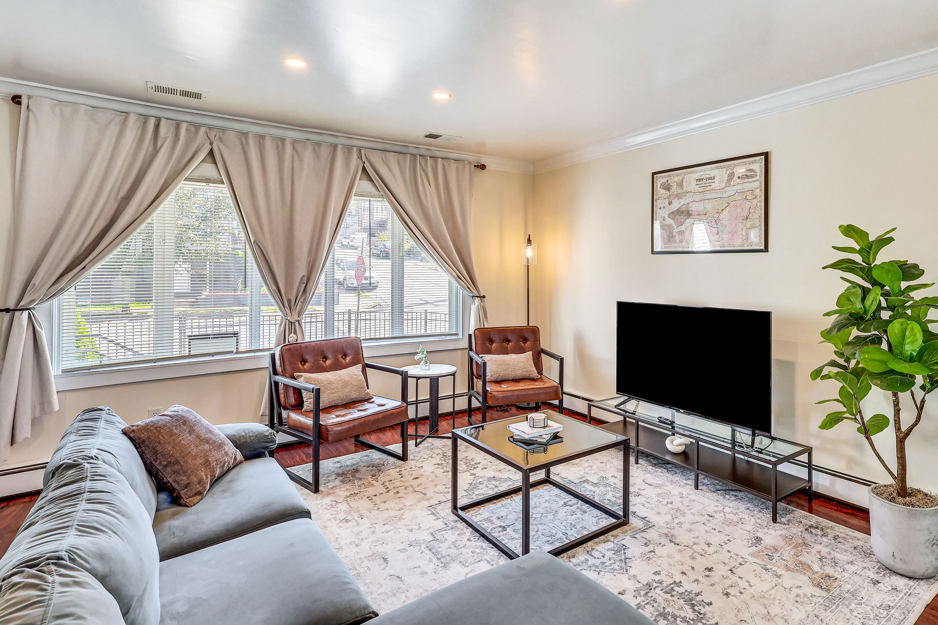 North Bergen Vacation Rental | 3BR | 1BA | Steps Required | 1,404 Sq Ft