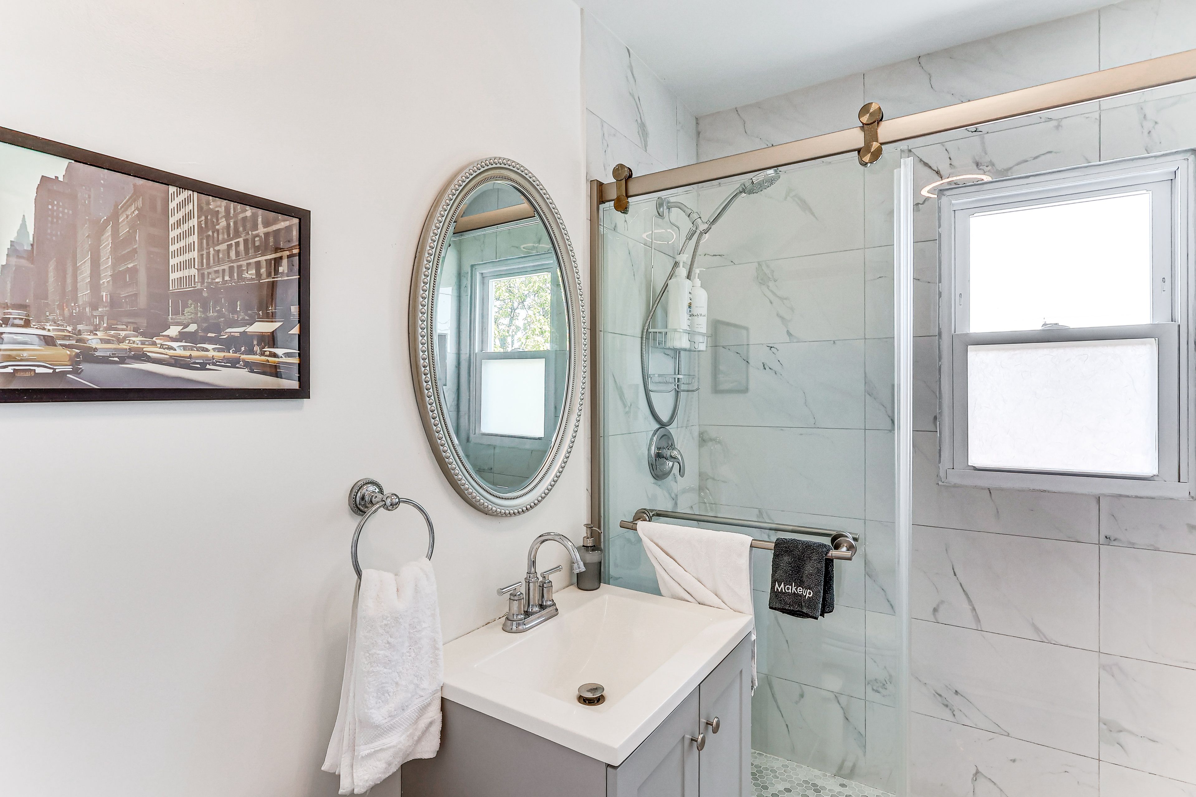 Full Bathroom | Upper Level