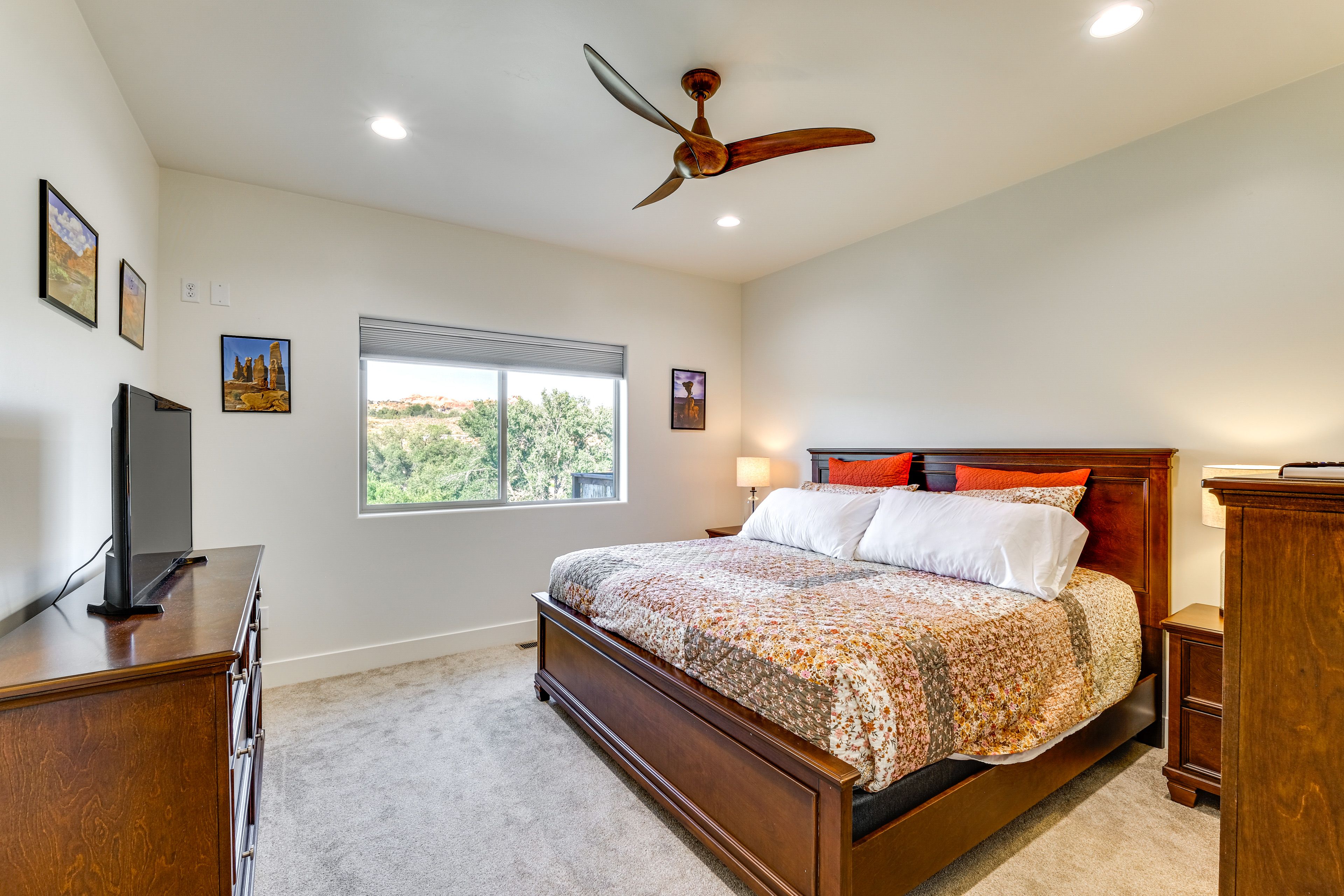 Bedroom 1 | King Bed | Linens Provided | Smart TV