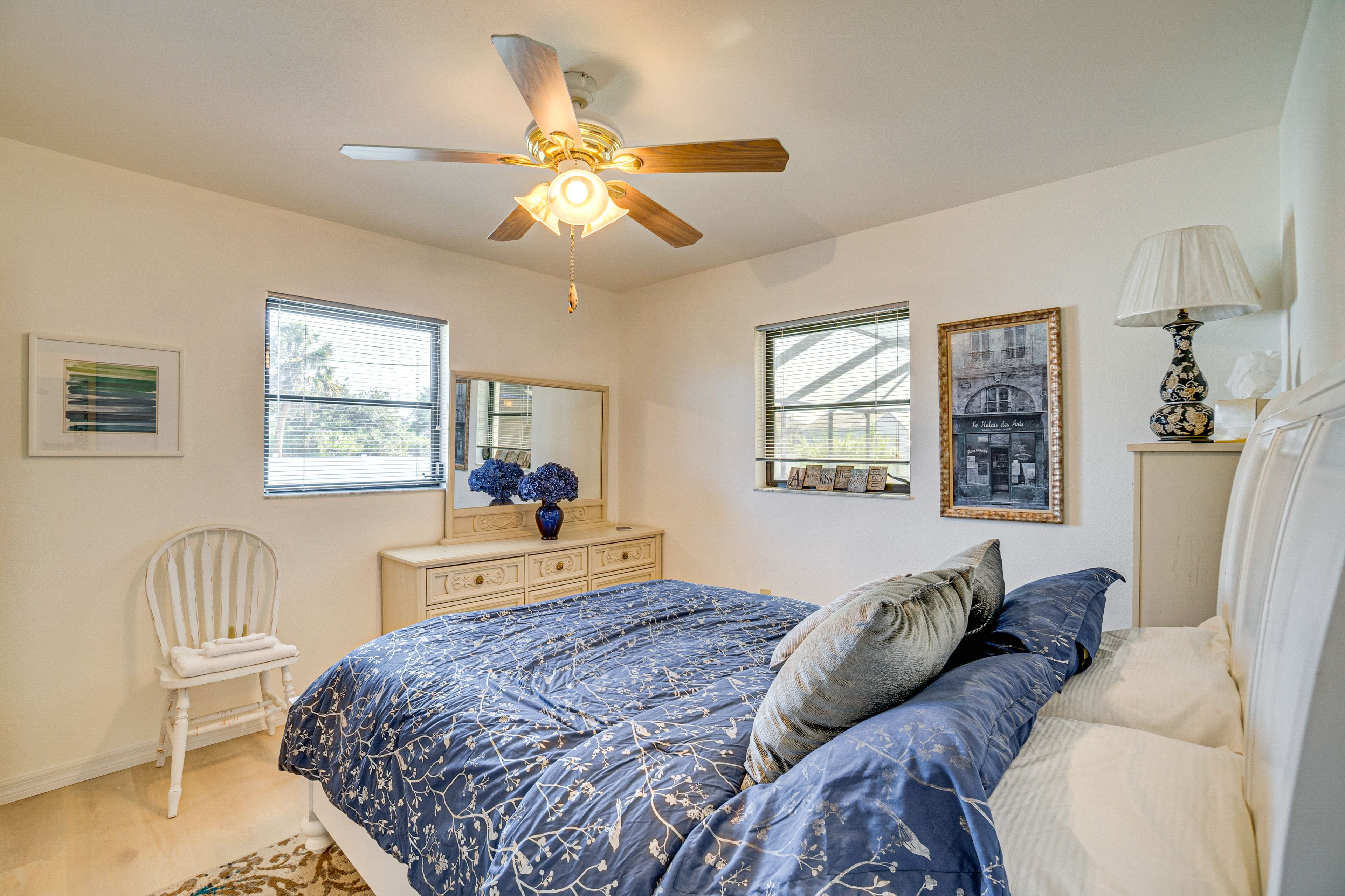 Bedroom 3 | Queen Bed
