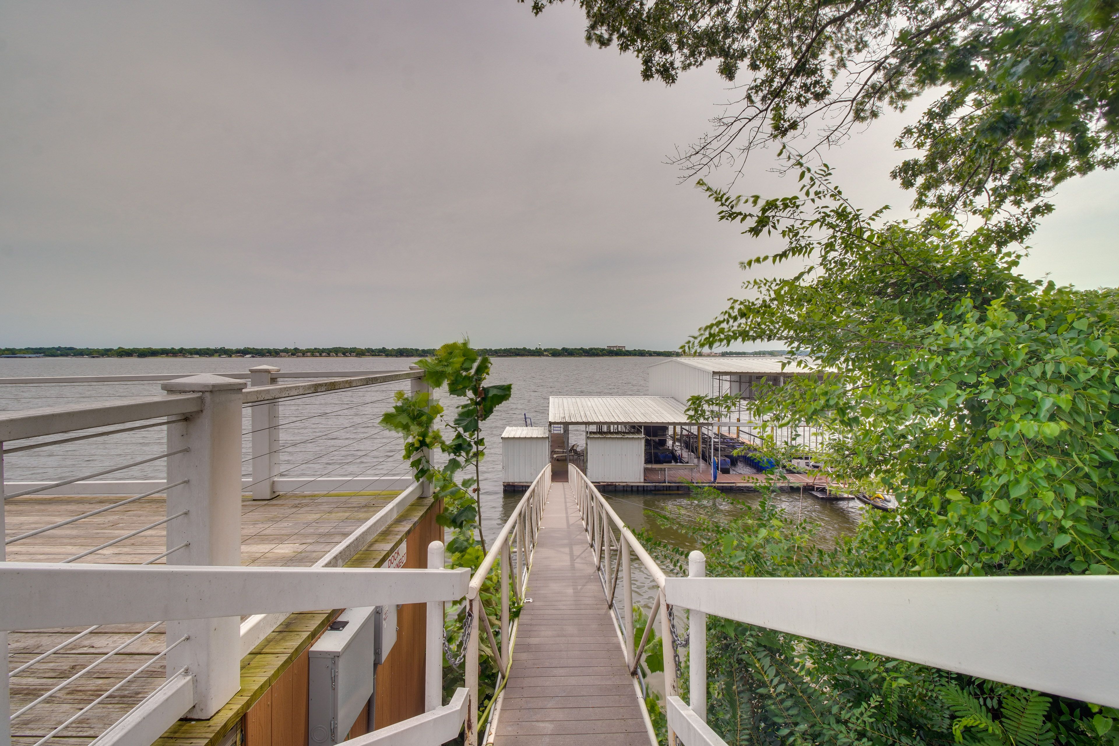 Private Dock | Lake Access