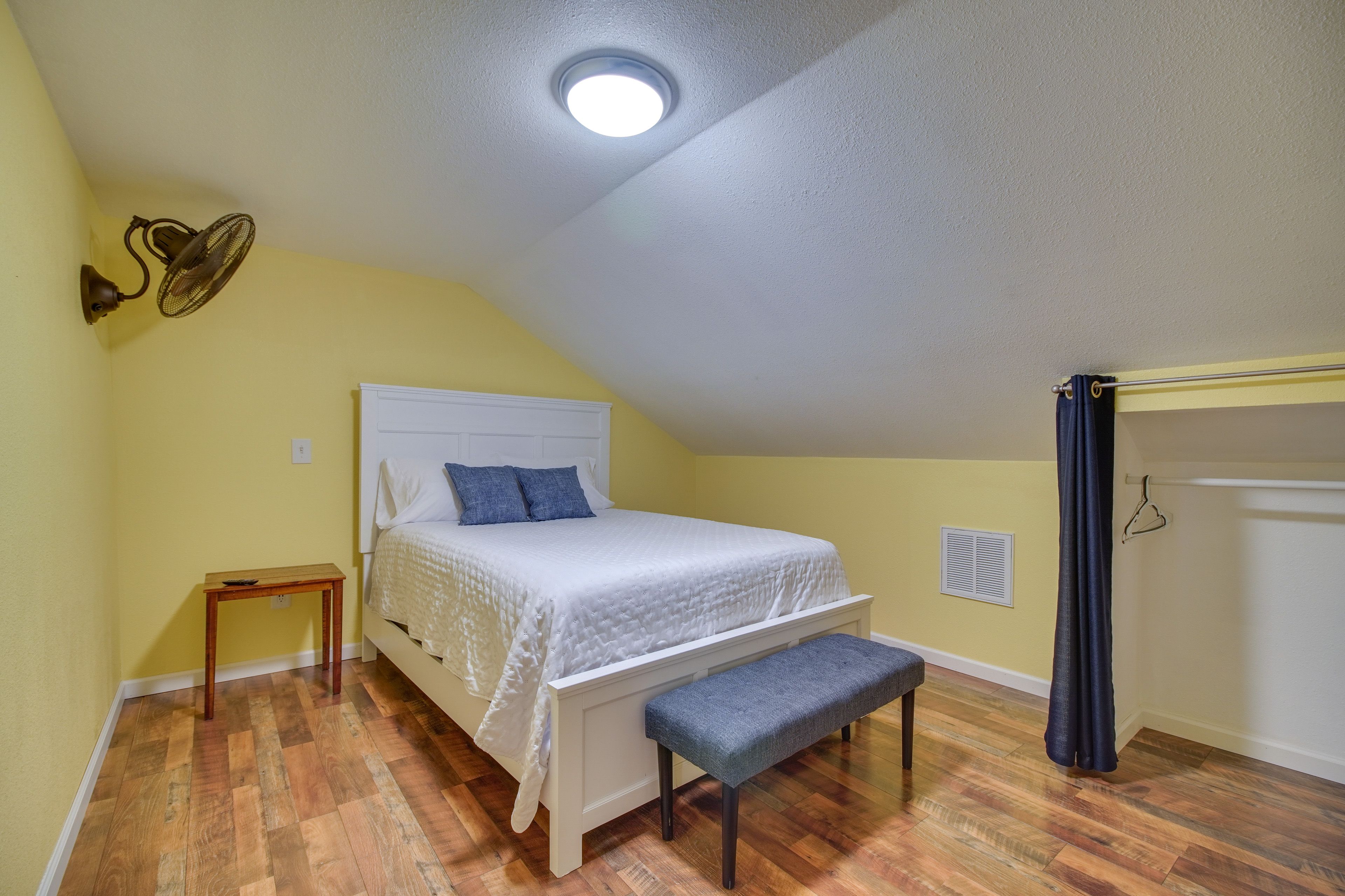 Bedroom 6 | Queen Bed | 3rd Floor | Smart TV