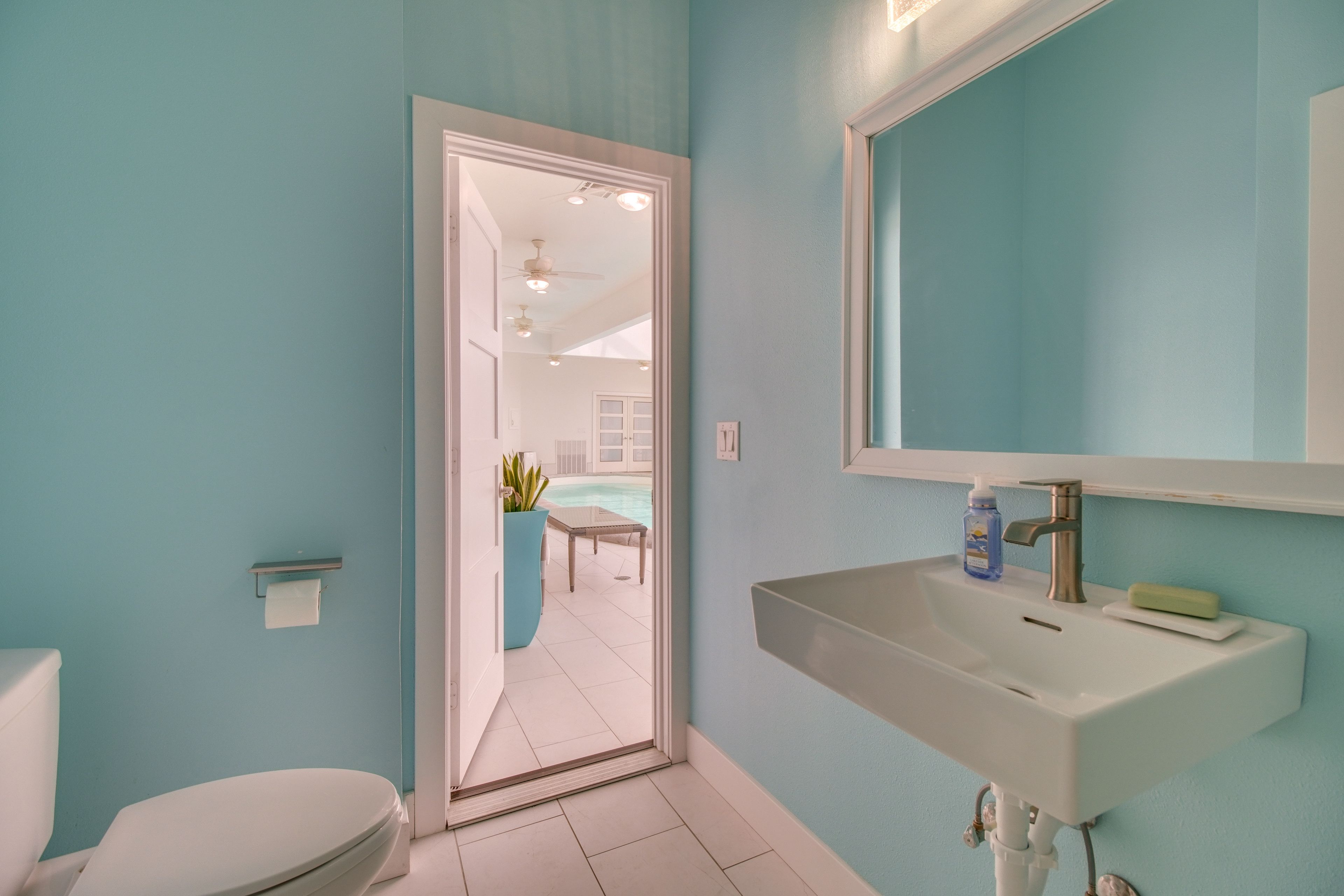 Full Bathroom | 1st Floor