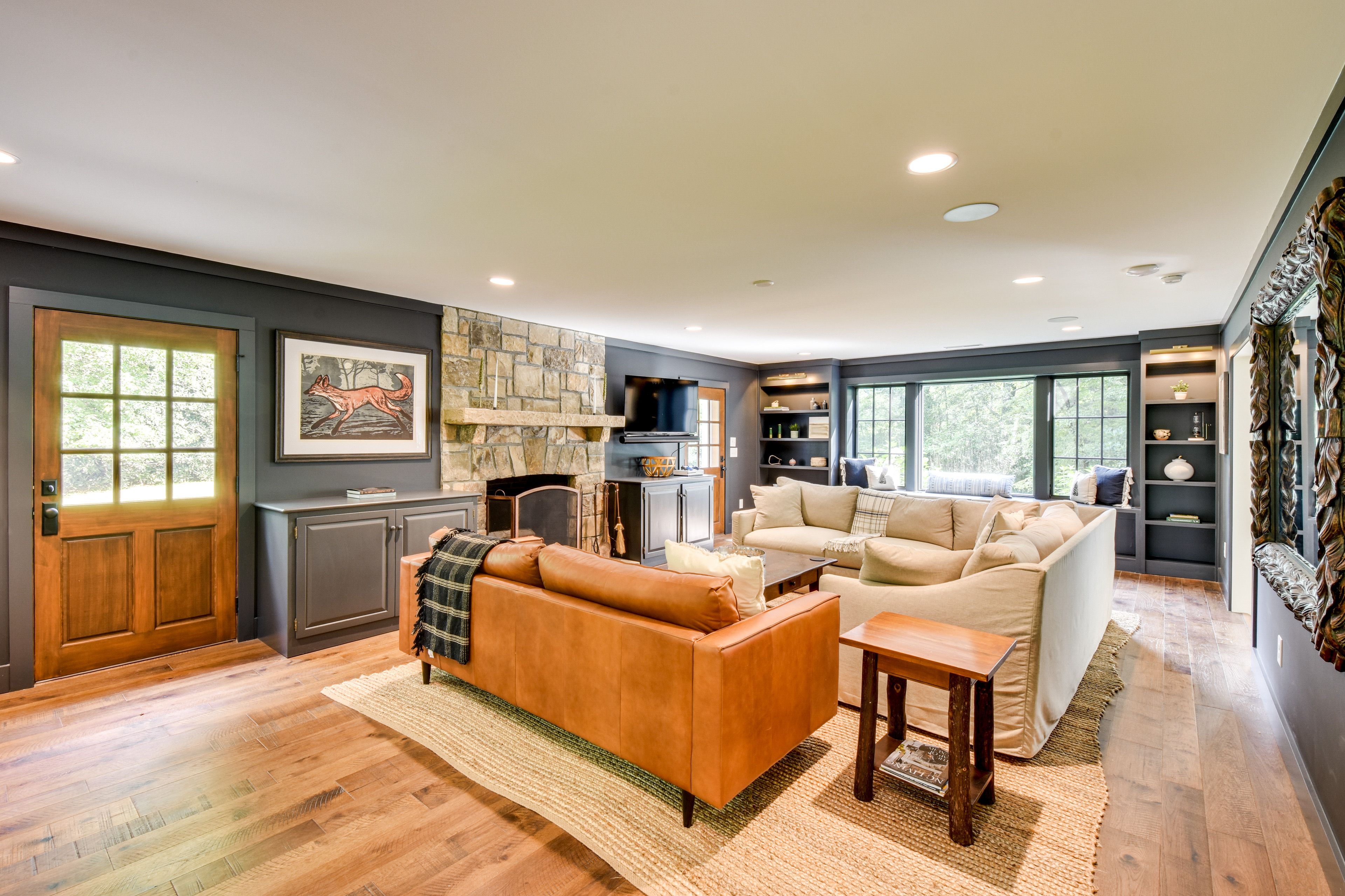 Living Room | Free WiFi | Smart TV | Fireplace | 1st Floor