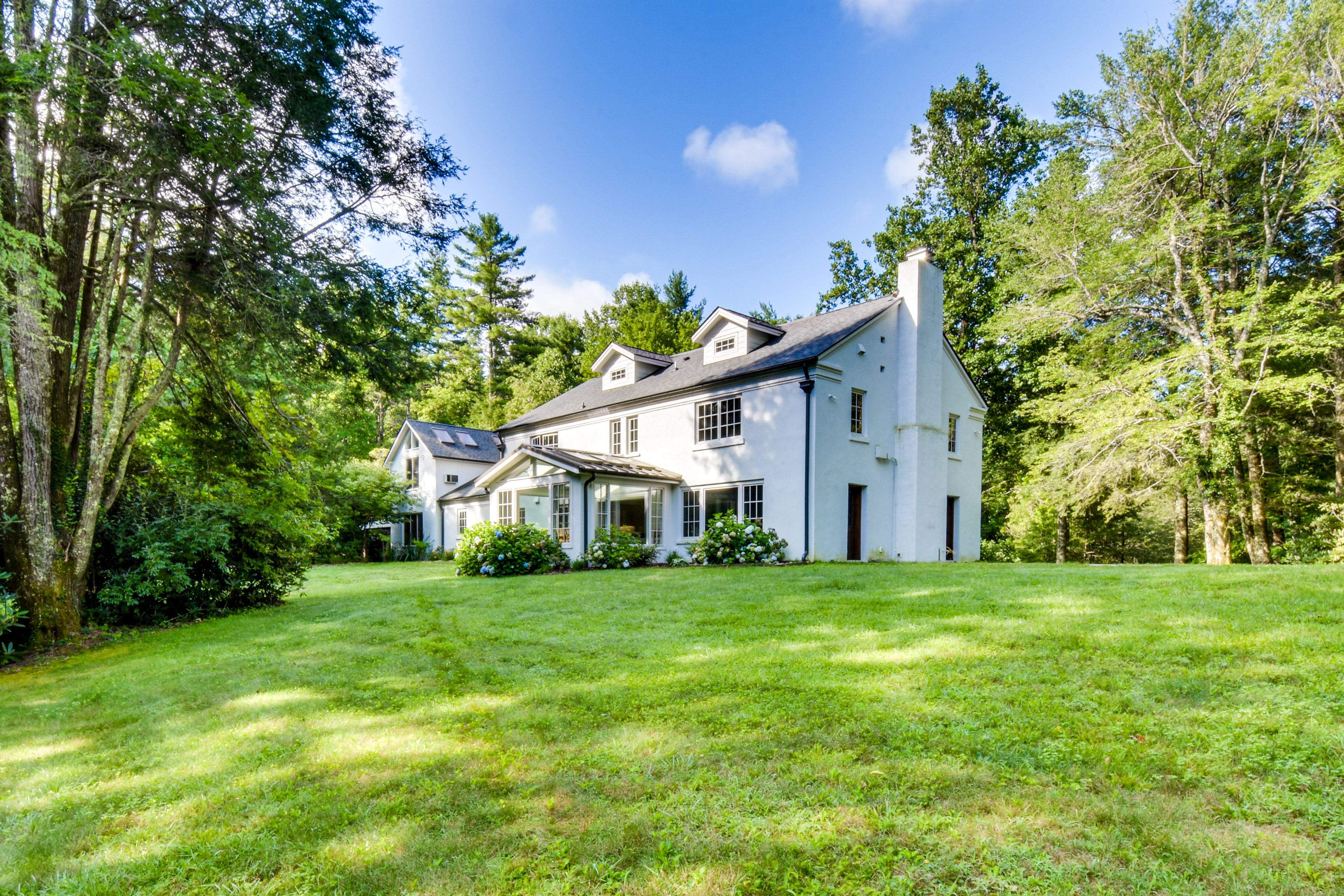 Highlands Vacation Rental | 6BR | 7BA | 5,022 Sq Ft | Small Step Required