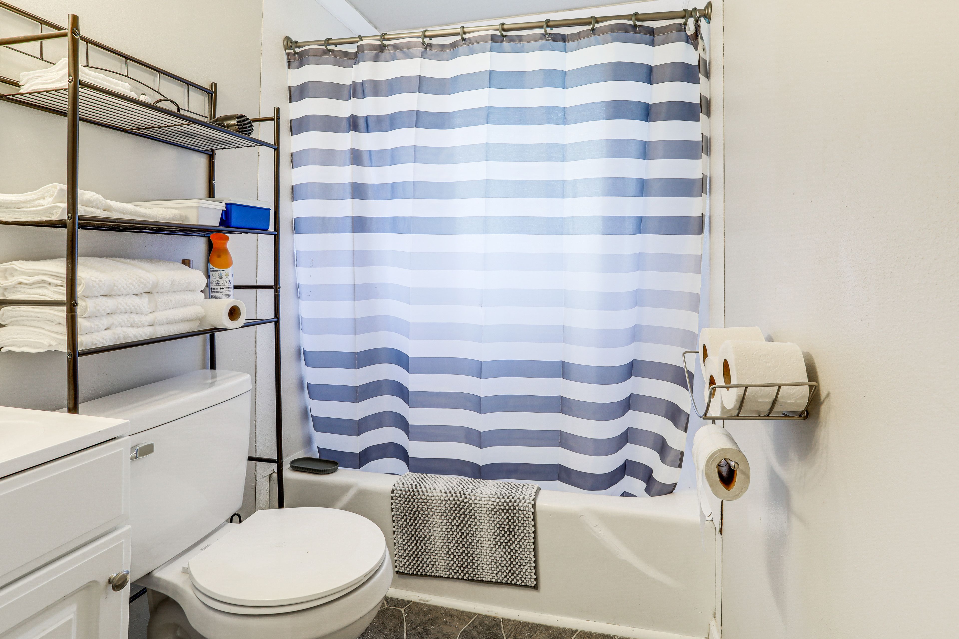 Bathroom | Towels Provided | Complimentary Toiletries | Hair Dryer