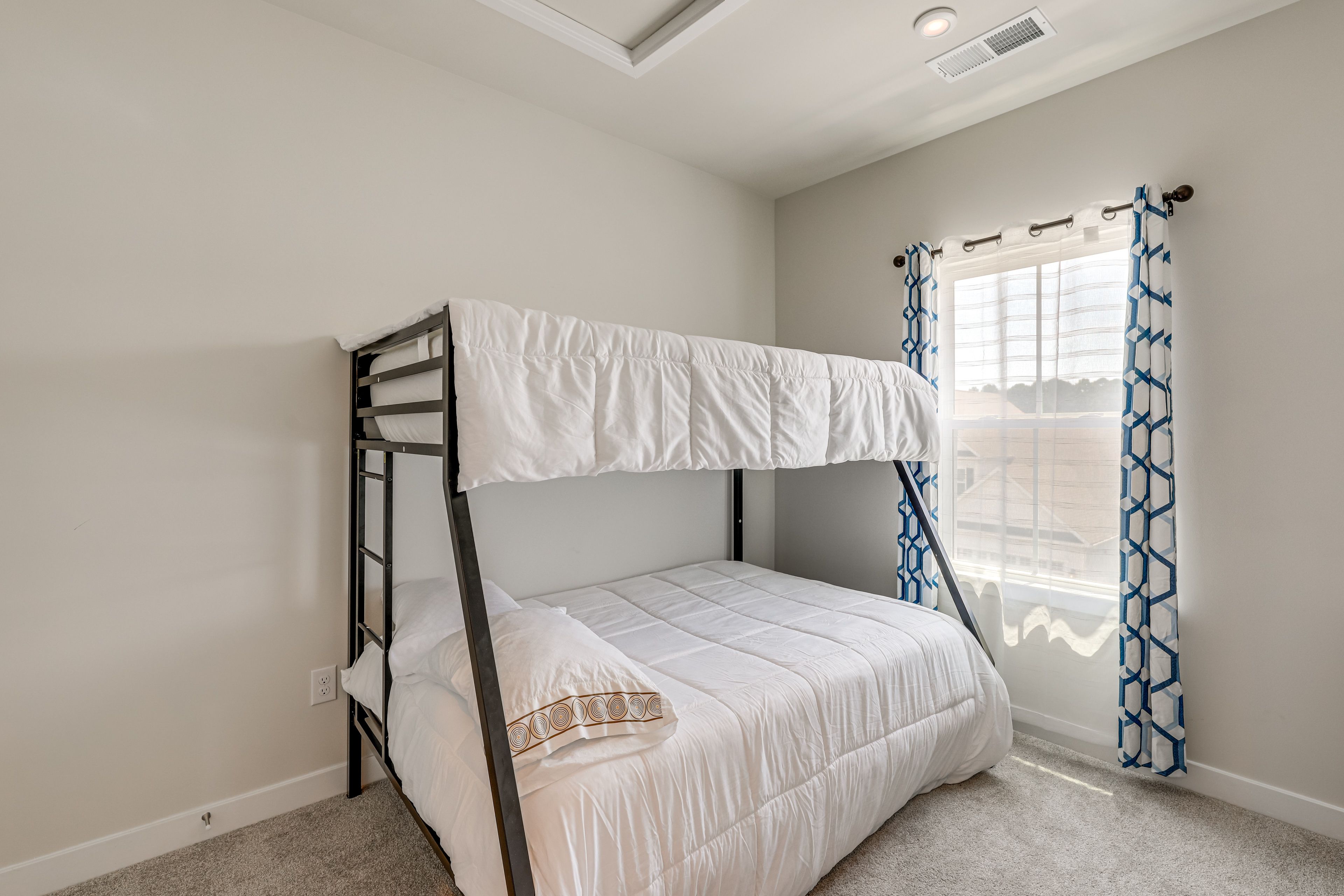 Bedroom 3 | Twin/Full Bunk Bed | Upper Floor