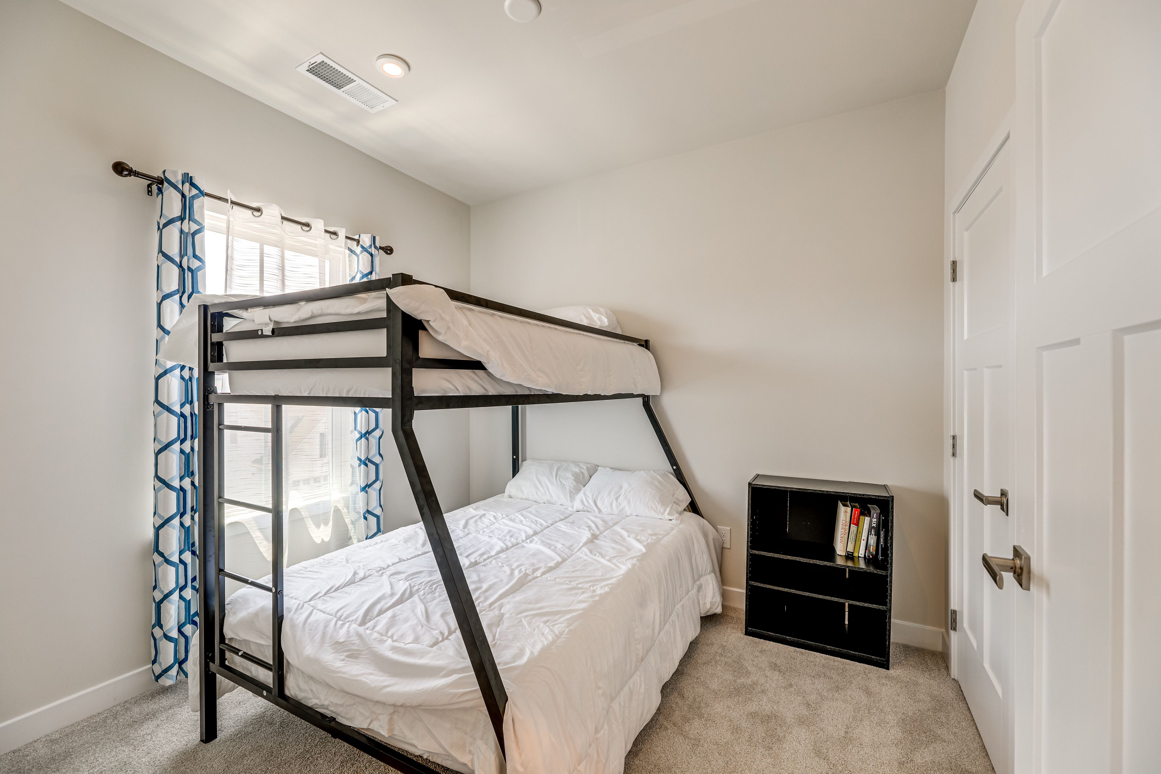 Bedroom 4 | Twin/Full Bunk Bed | Upper Floor