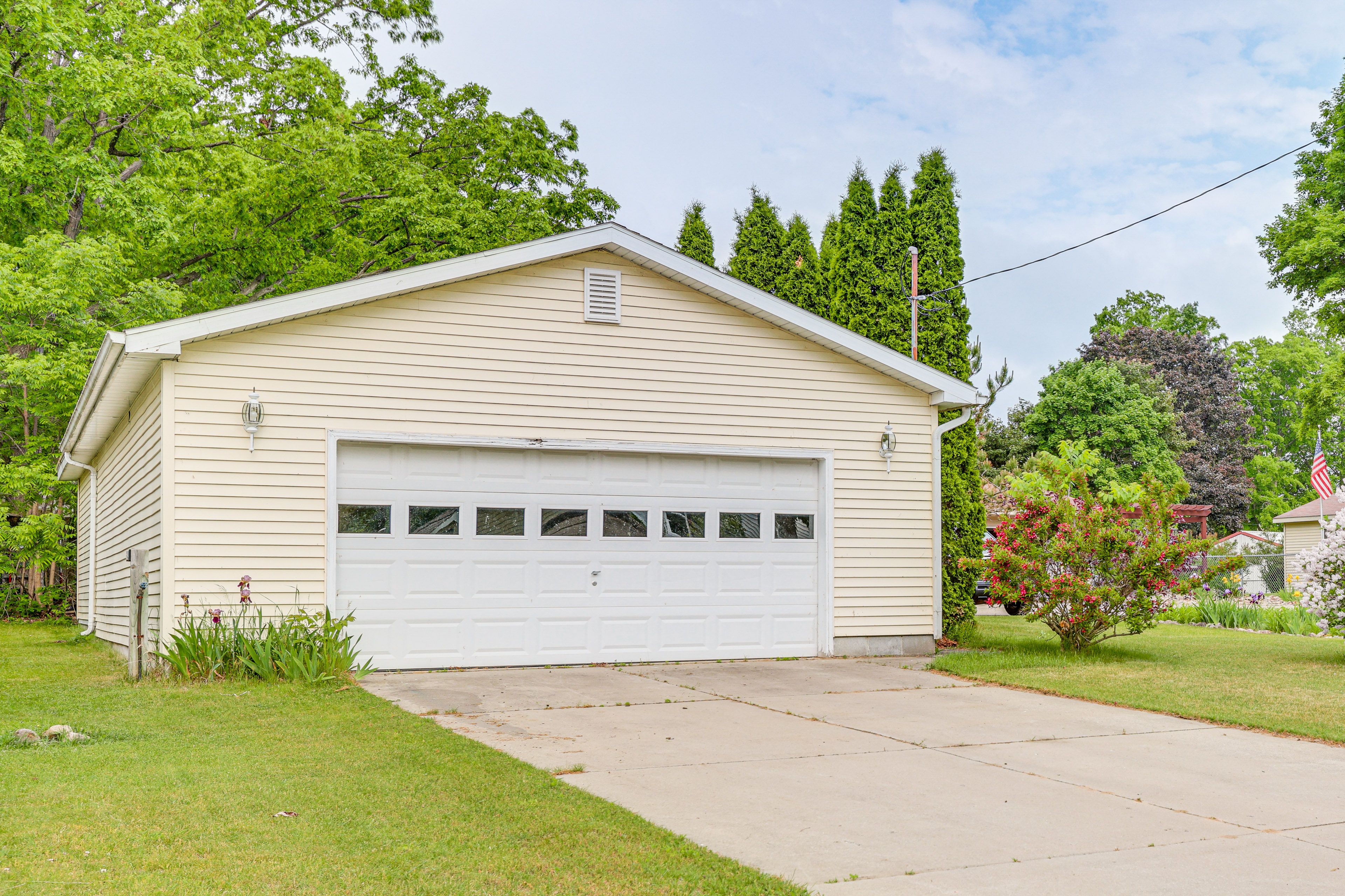 Driveway (2 Vehicles) | Garage Interior Not Available