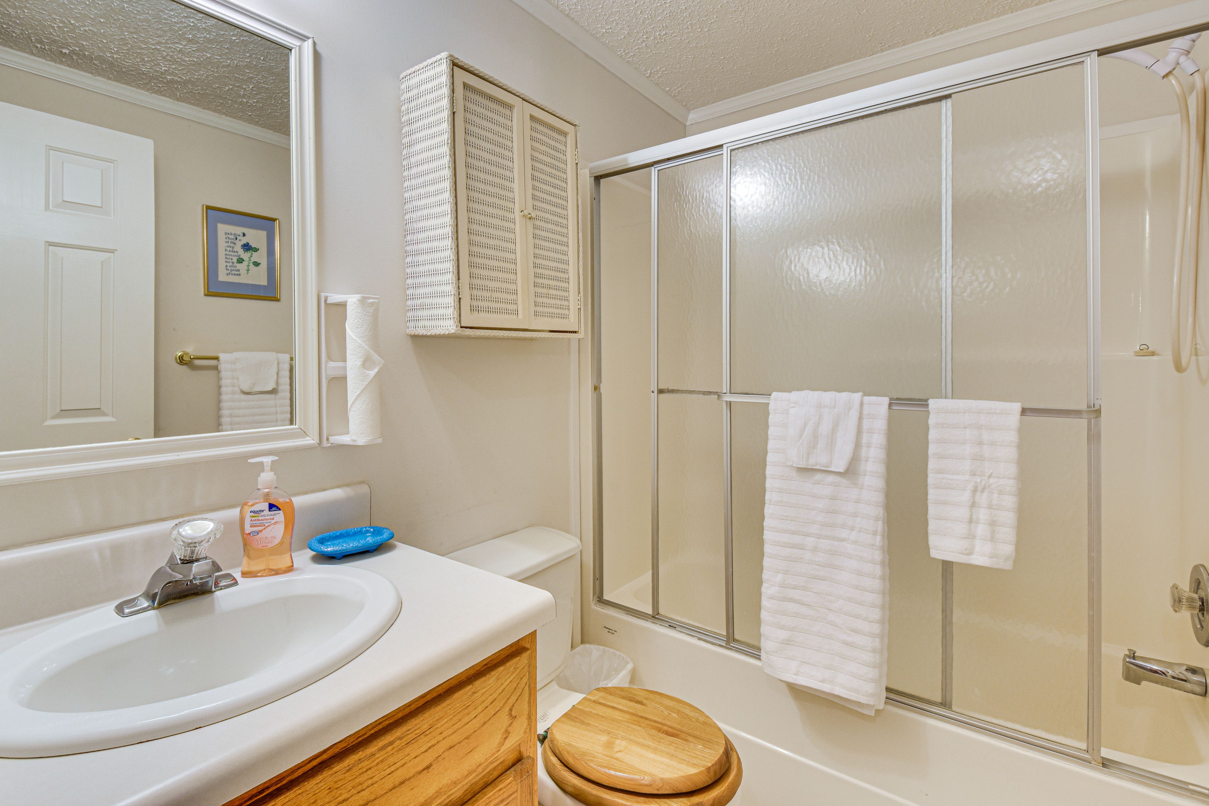 Full Bathroom