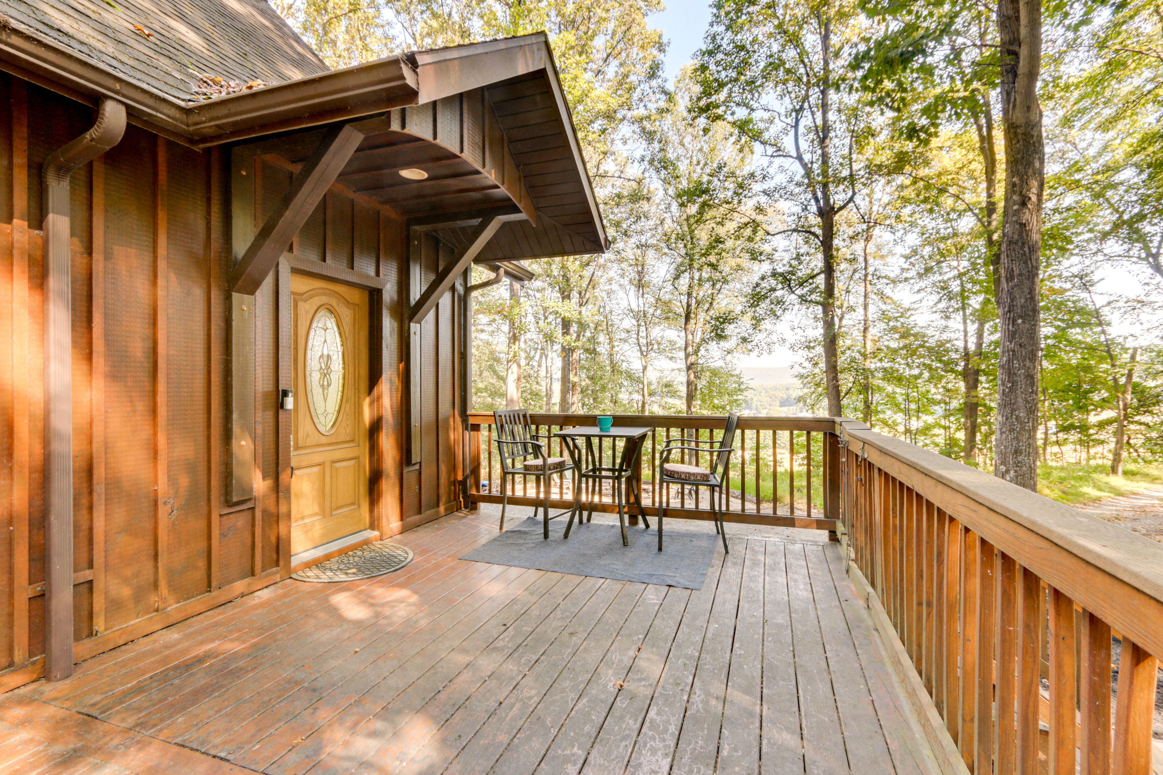 Deck | Outdoor Dining Area