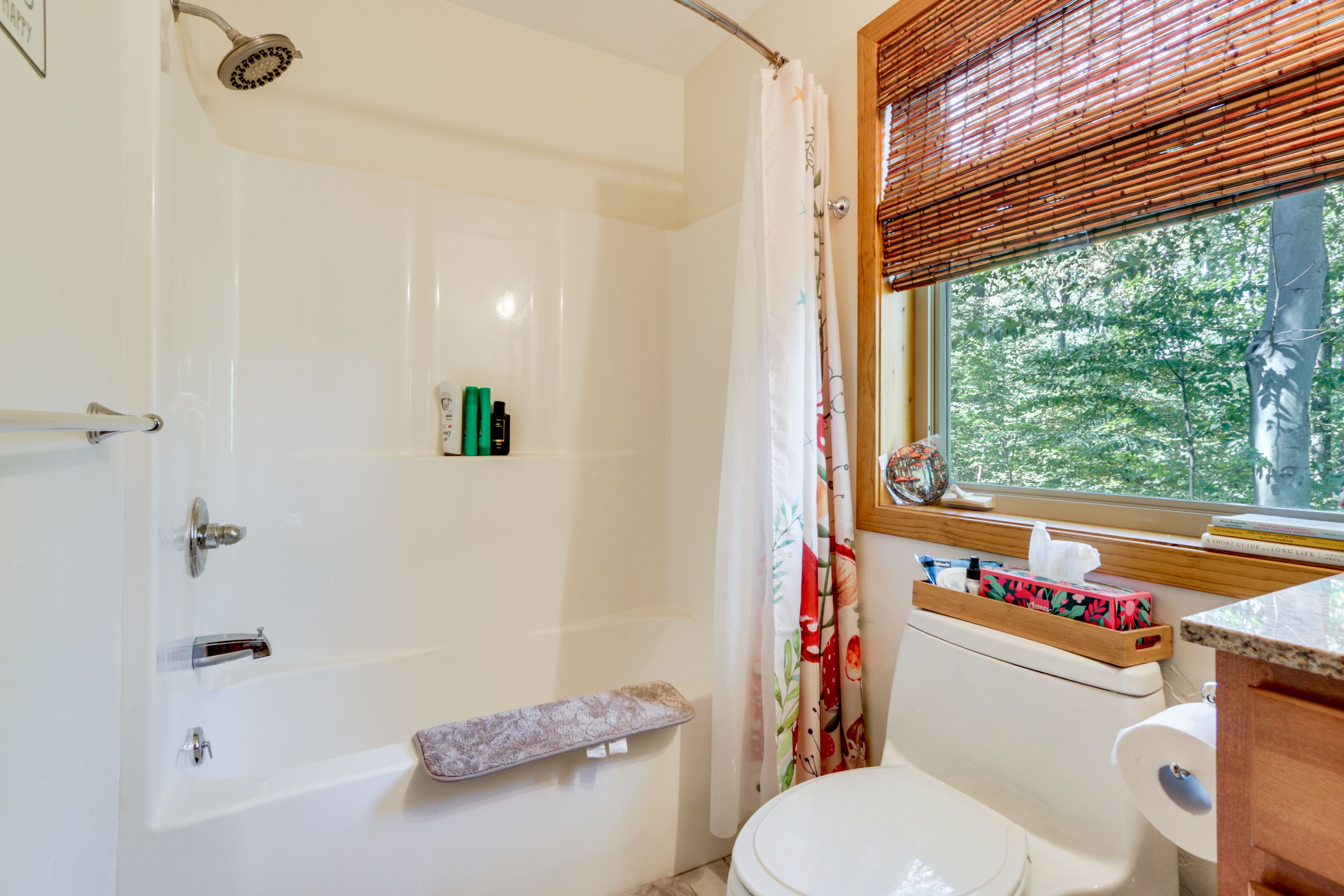 Full Bathroom | 2nd Floor