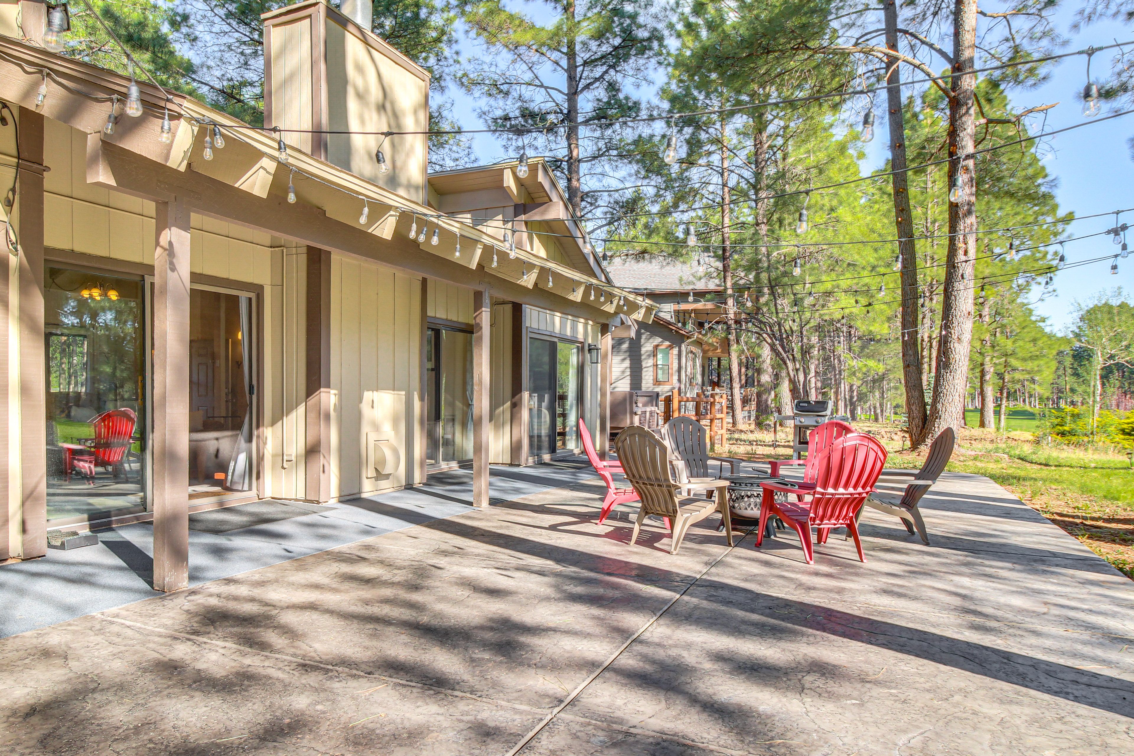 Private Patio | Gas Grill | Fire Pit