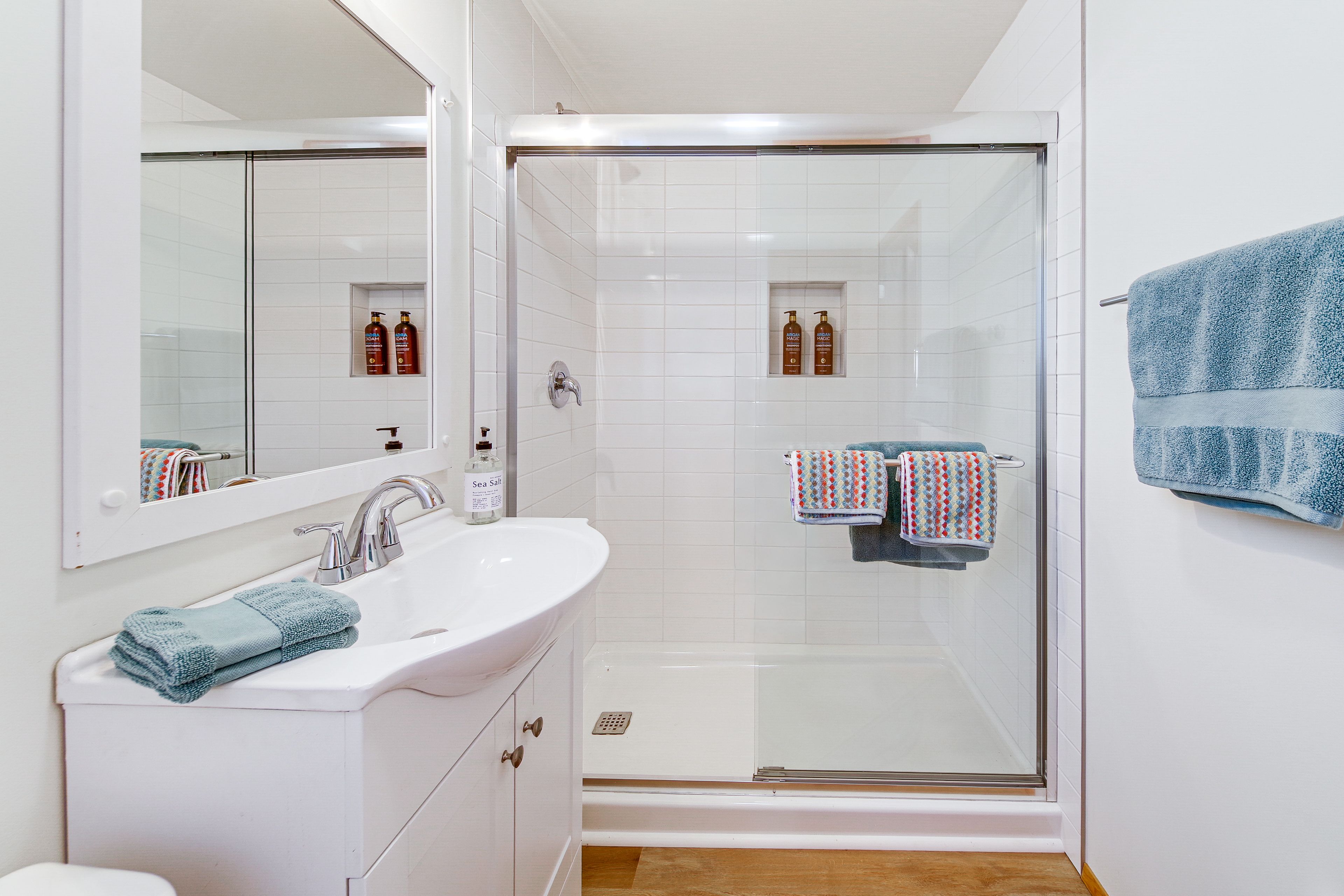 Bathroom | 1st Floor | Towels Provided | Complimentary Toiletries | Hair Dryer