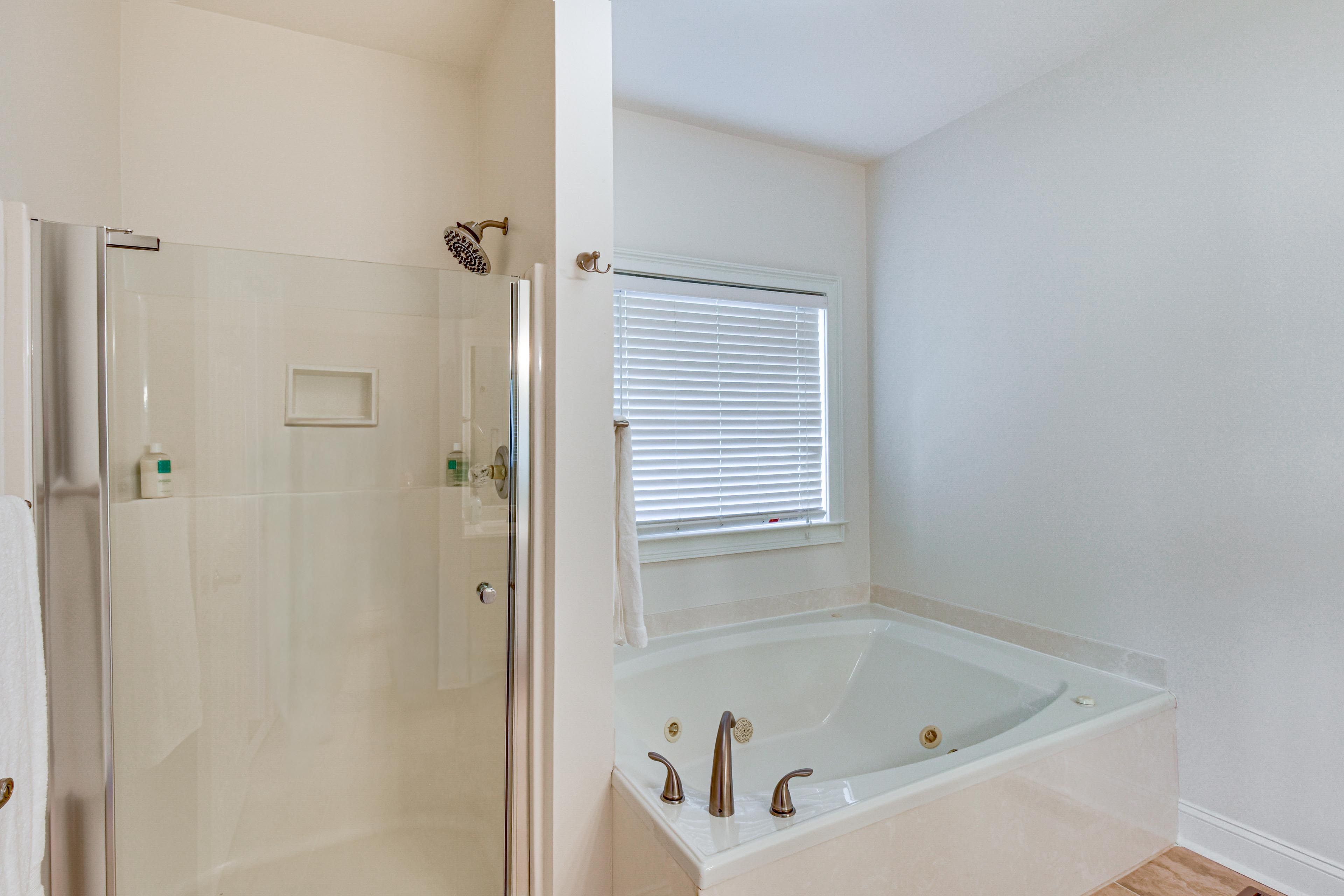 Full Bathroom | 1st Floor