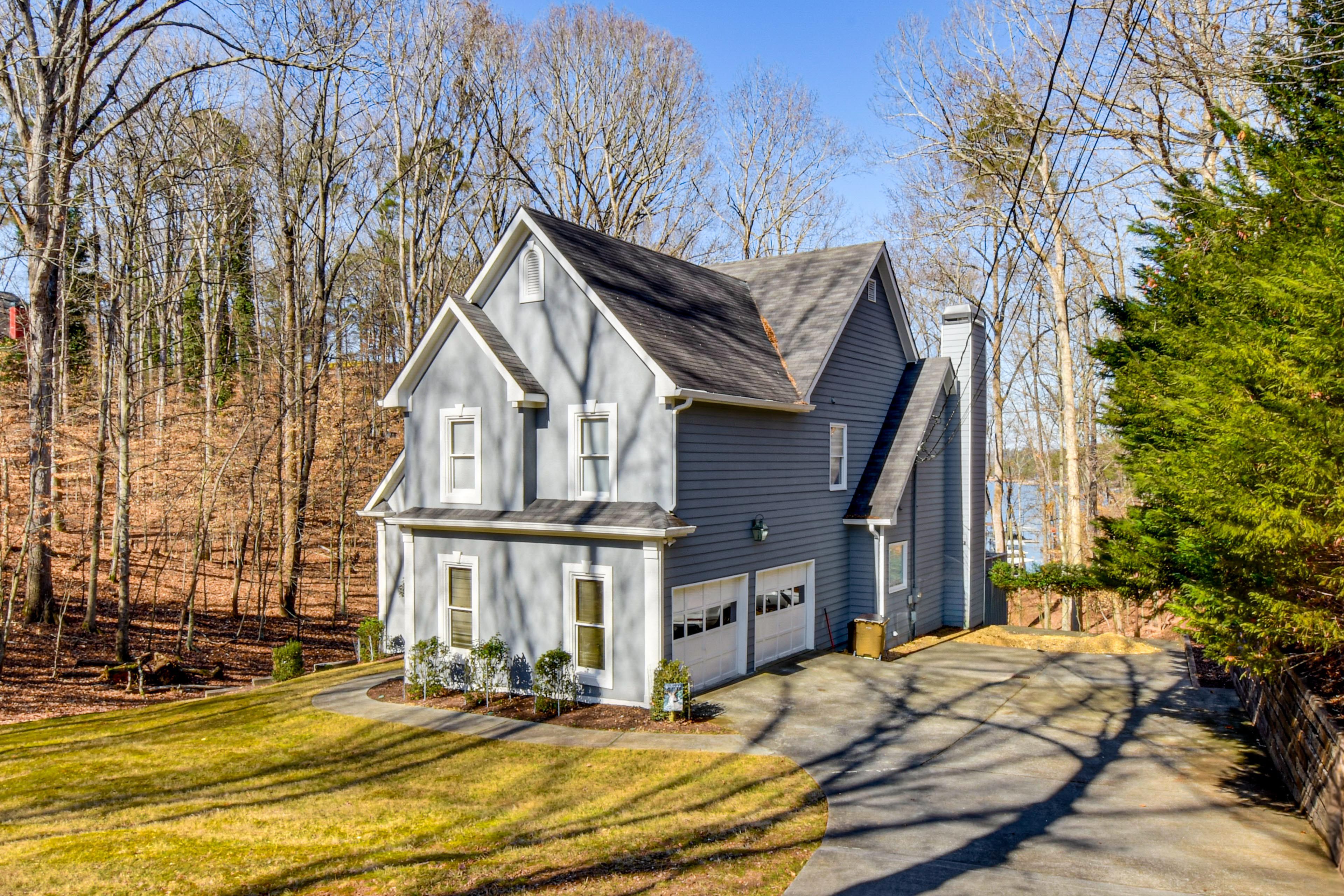 Parking | Driveway (4 Vehicles)