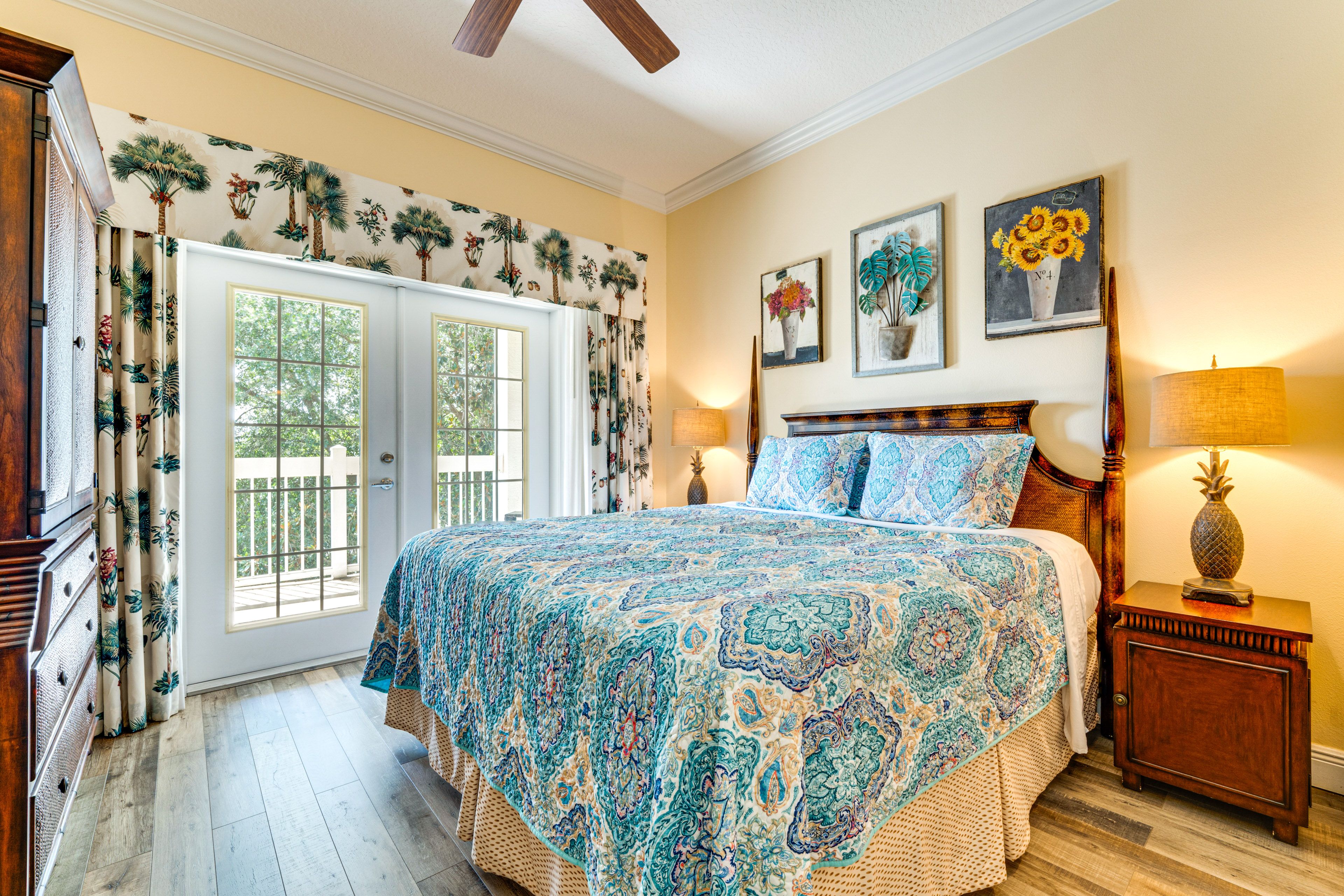 Bedroom 1 | Queen Bed | En-Suite Bathrom