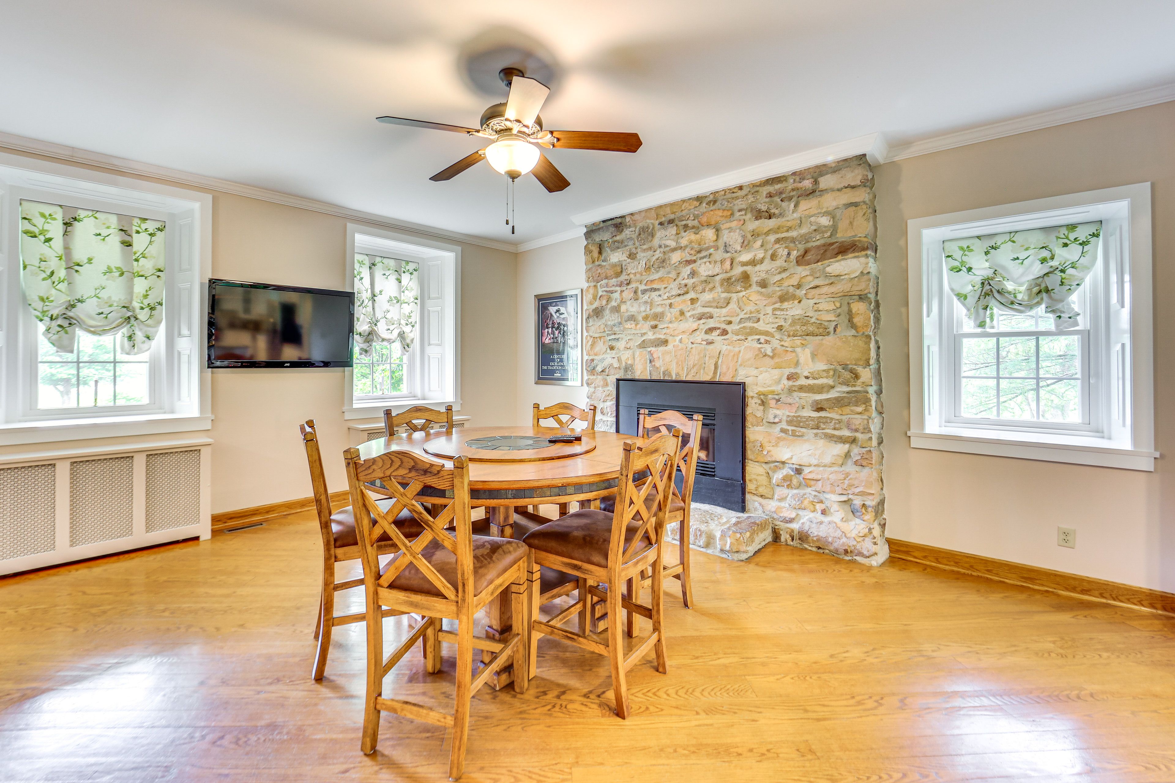 Dining Area | Dishware/Flatware Provided | Smart TV | Main Level
