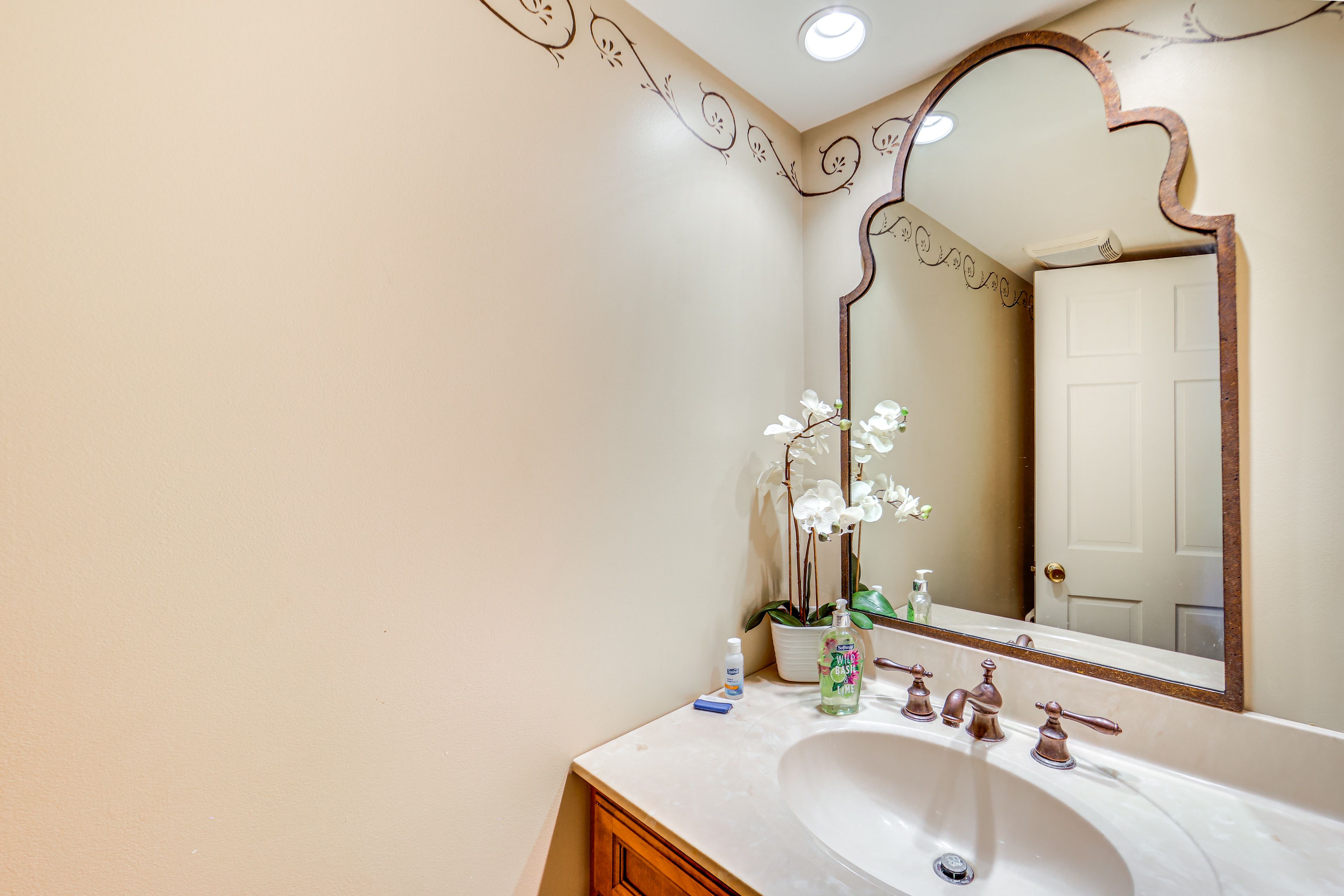 Half Bathroom | Main Level