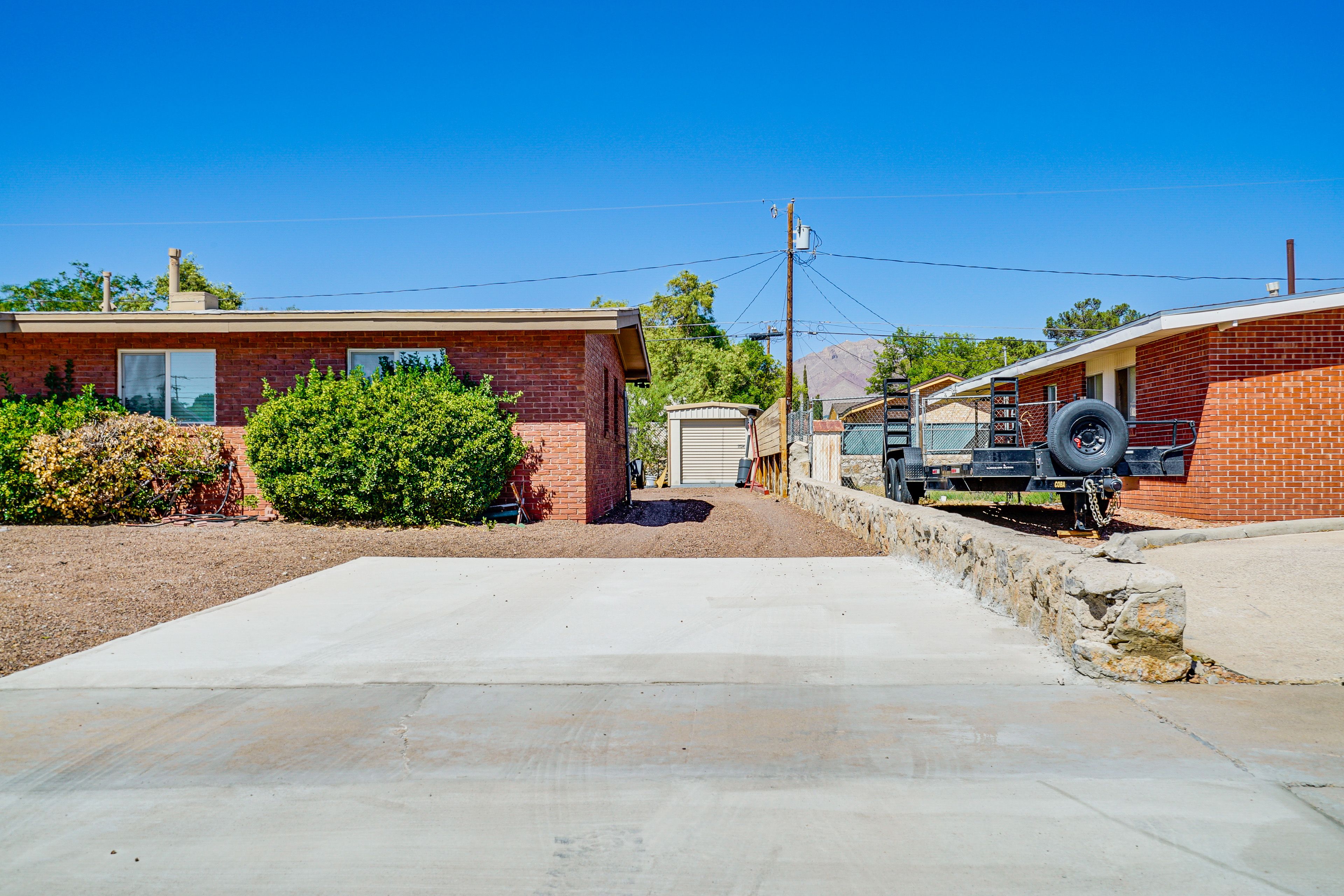 Private Driveway | Parking (2 Vehicles)