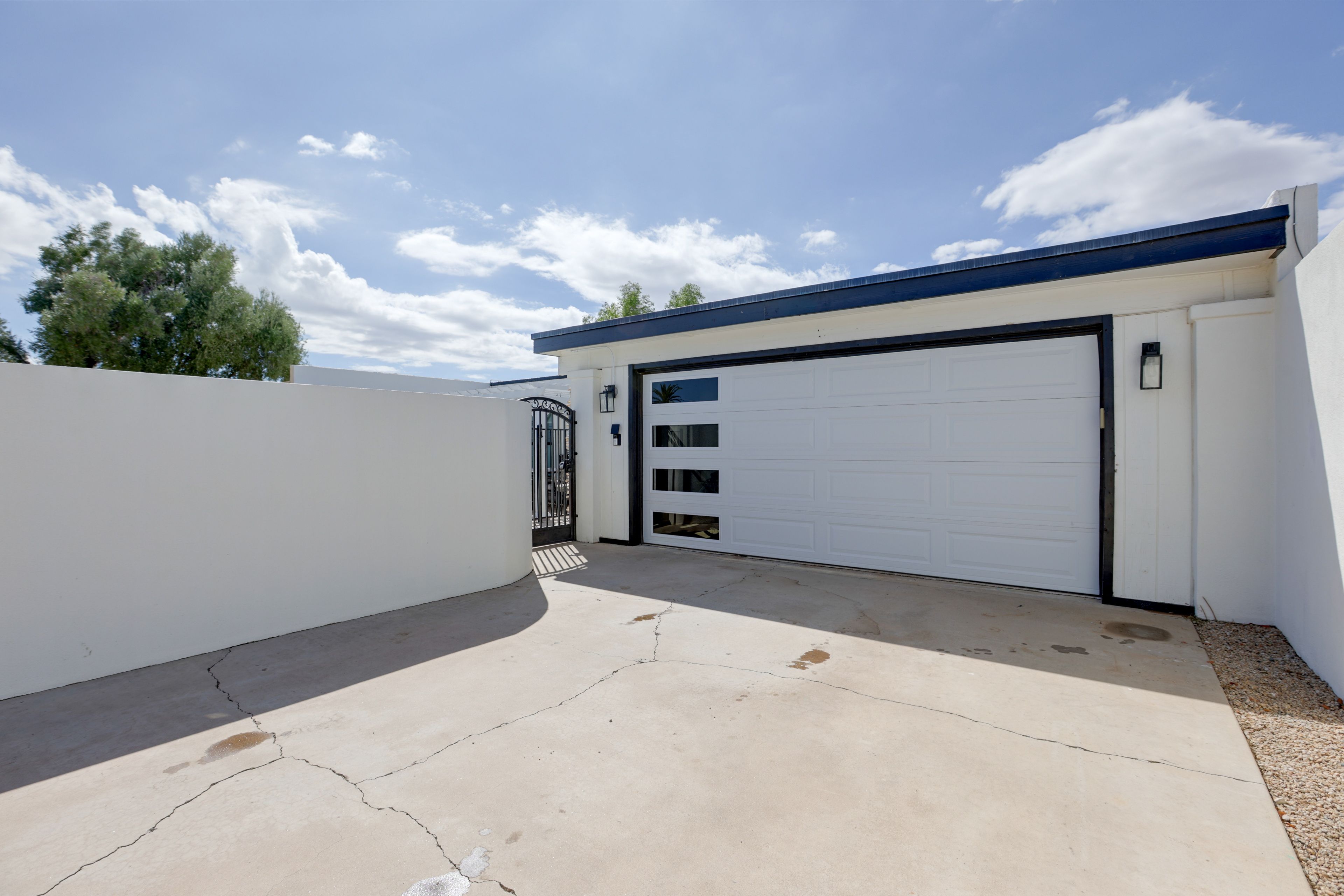 Driveway Parking | 2 Vehicles