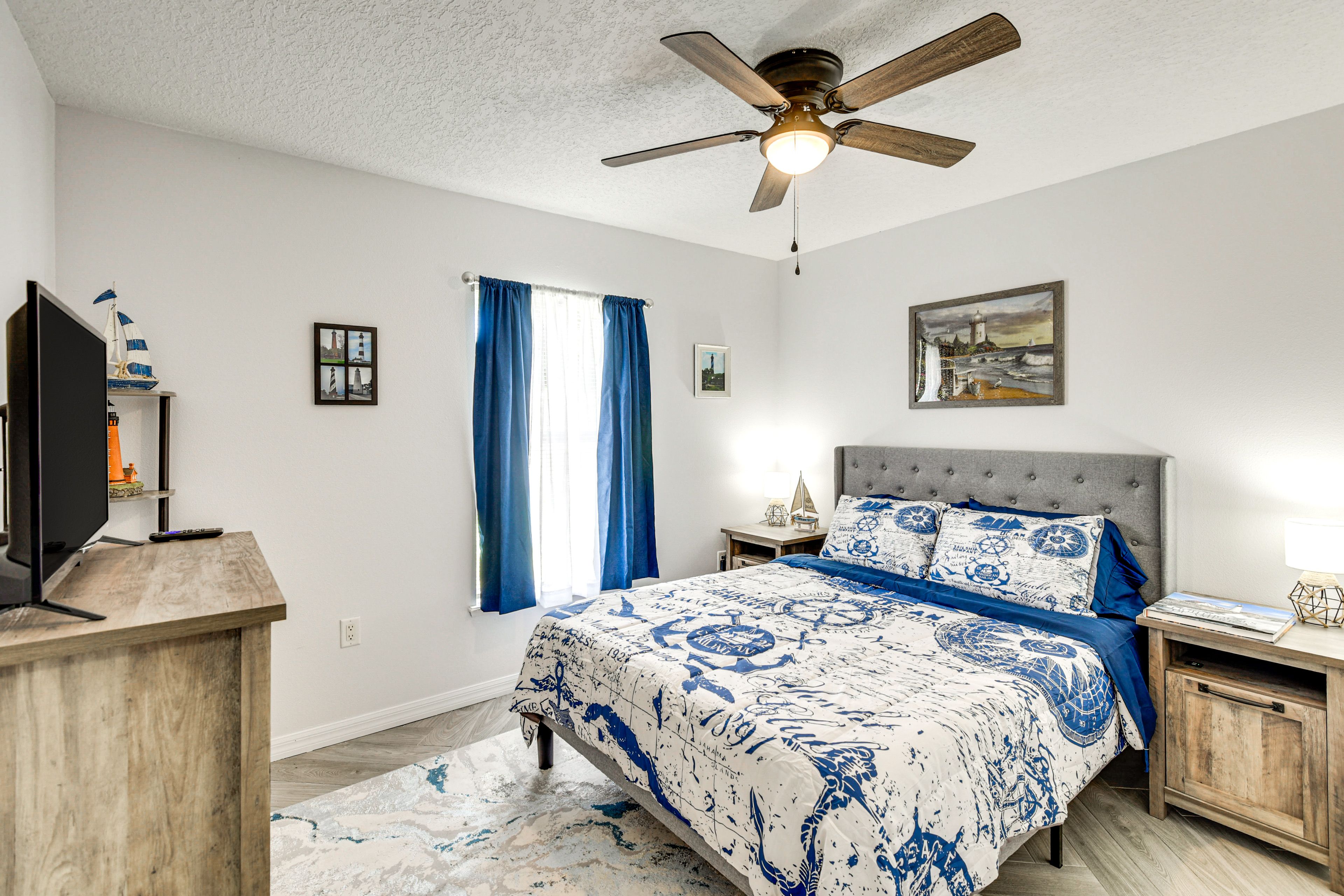 Bedroom 1 | Queen Bed | Linens Provided