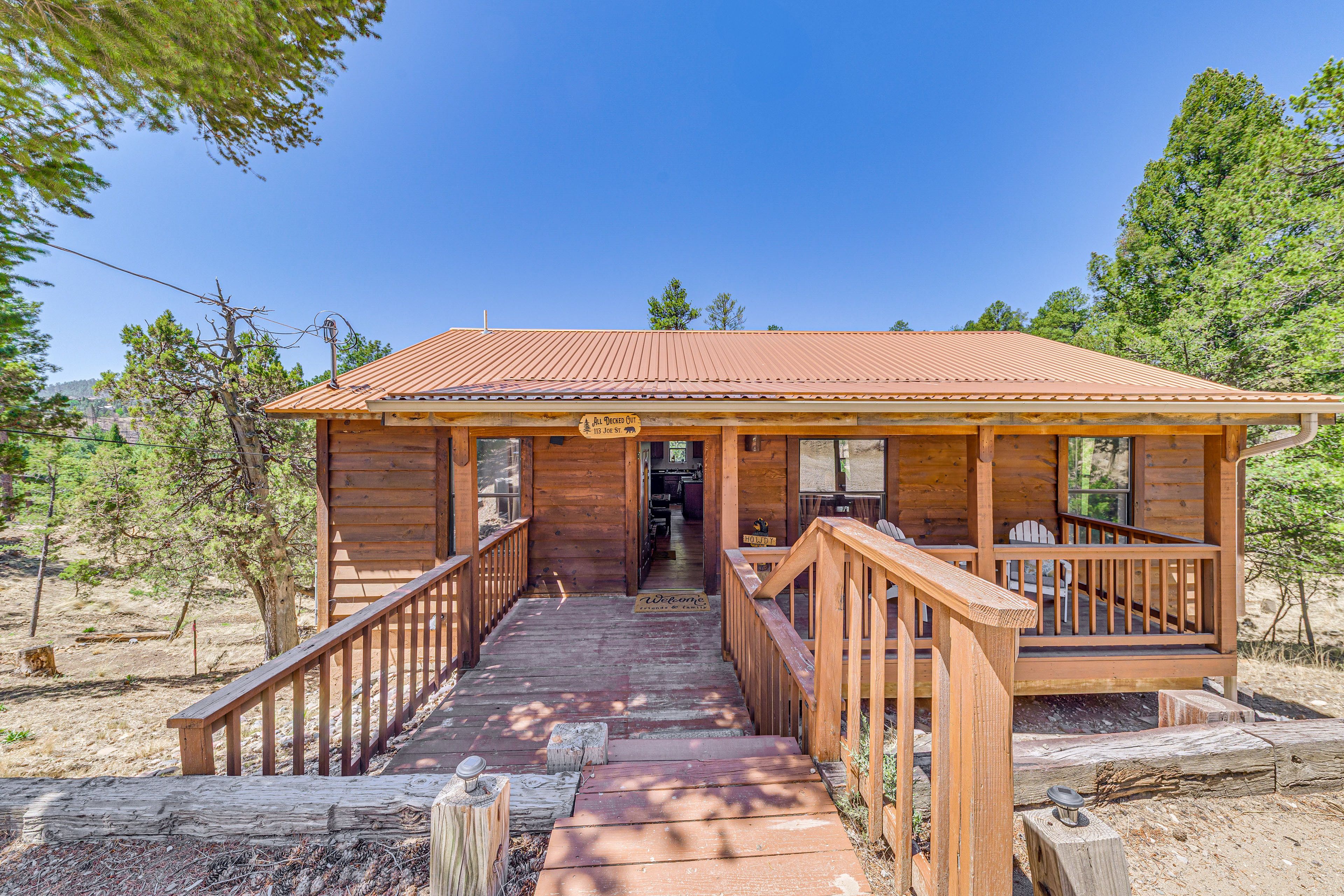Cabin Exterior | Parking | Driveway (3 Vehicles)