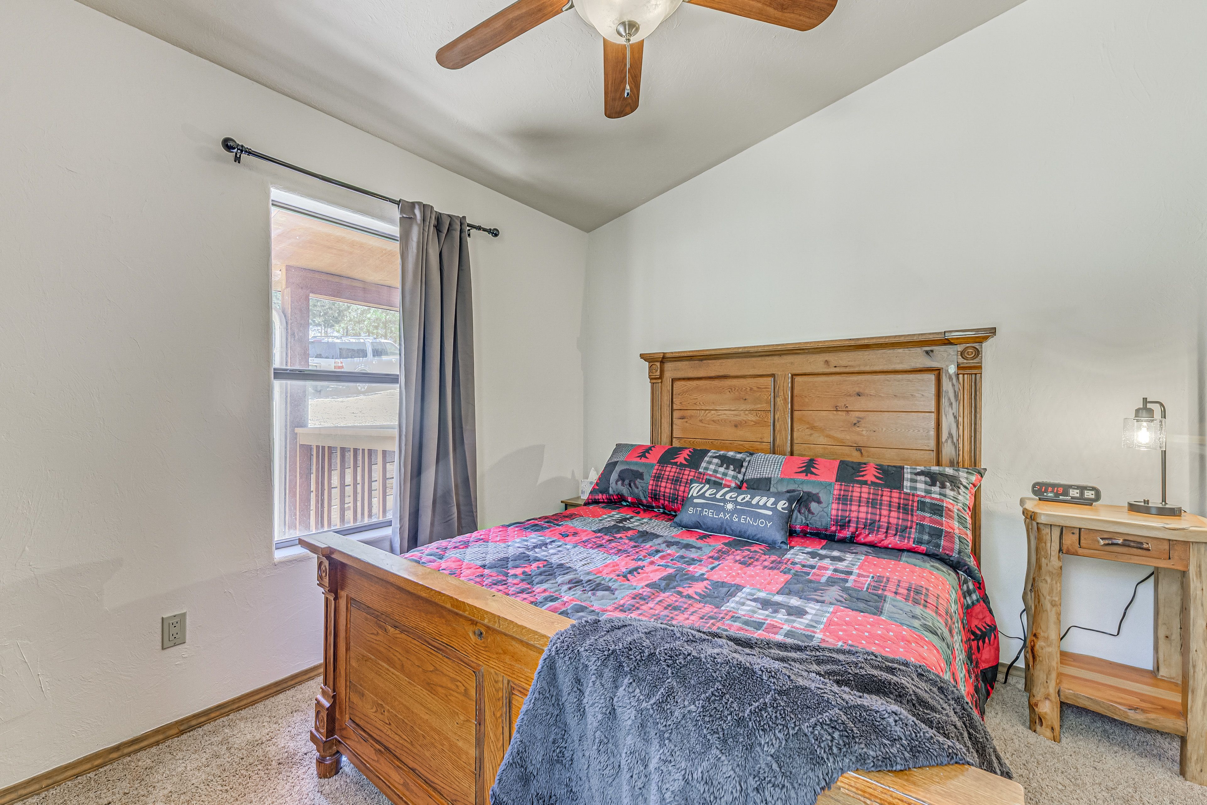 Bedroom 3 | Queen Bed