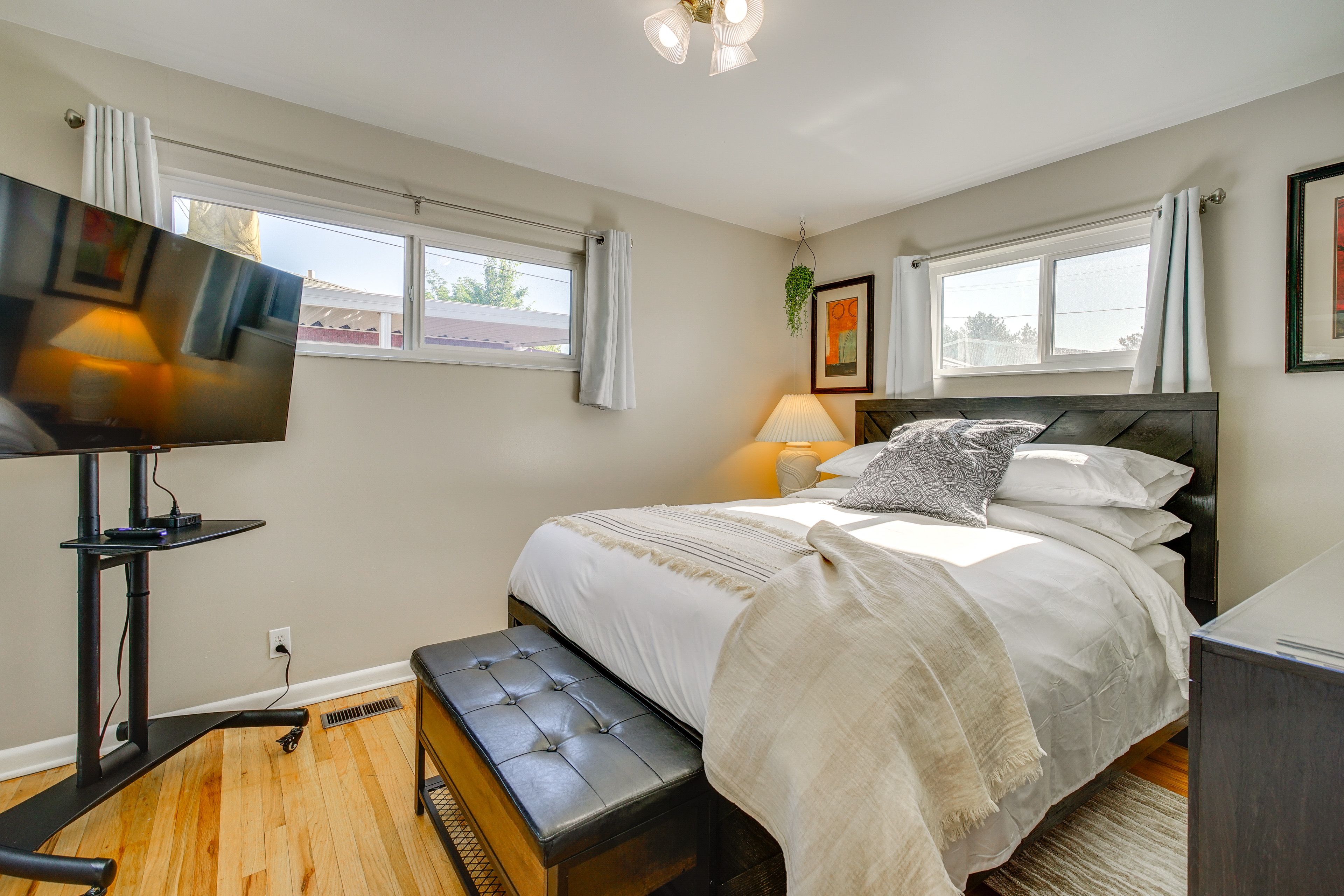 Bedroom 1 | Queen Bed | Main Level