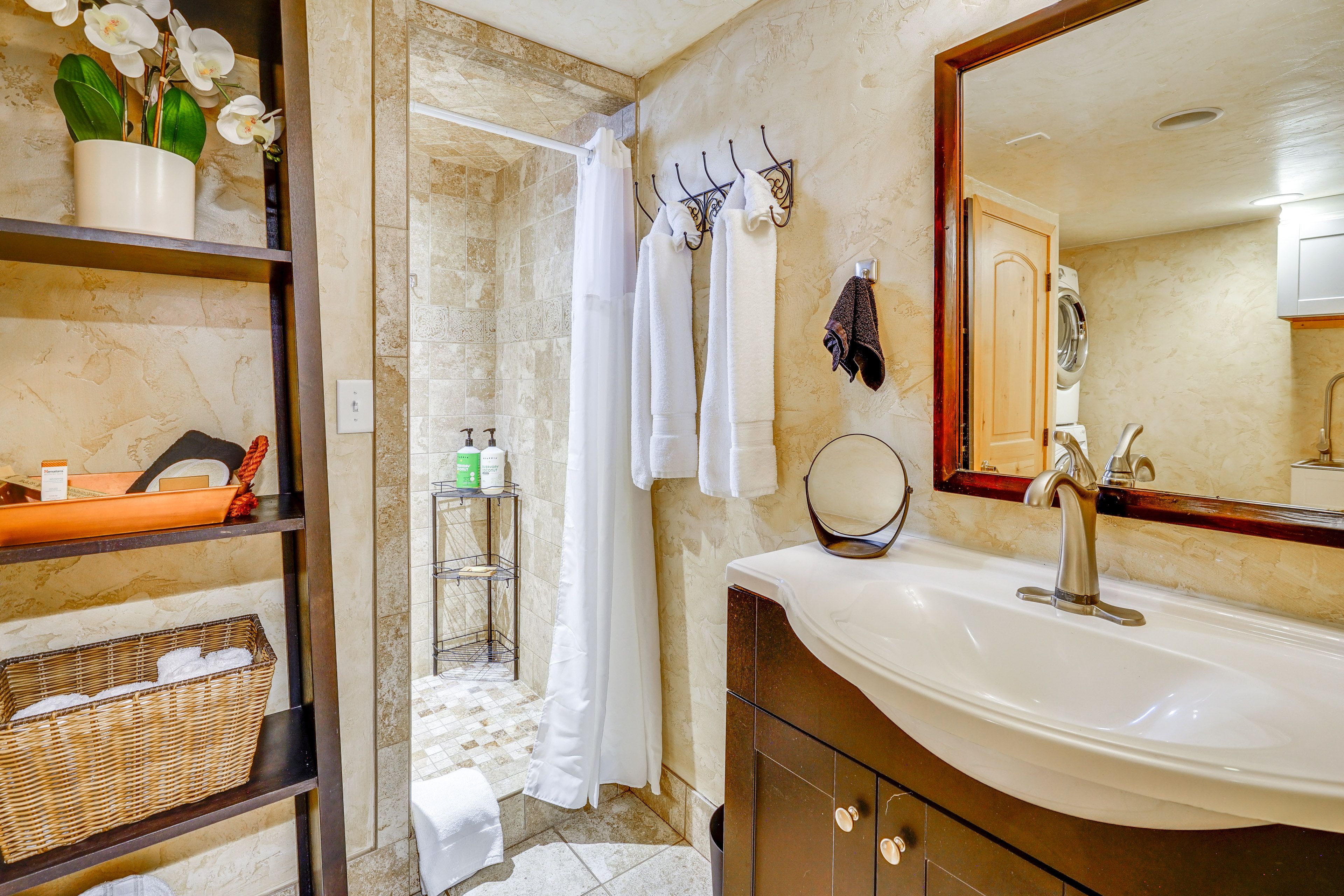 Full Bathroom | Lower Level