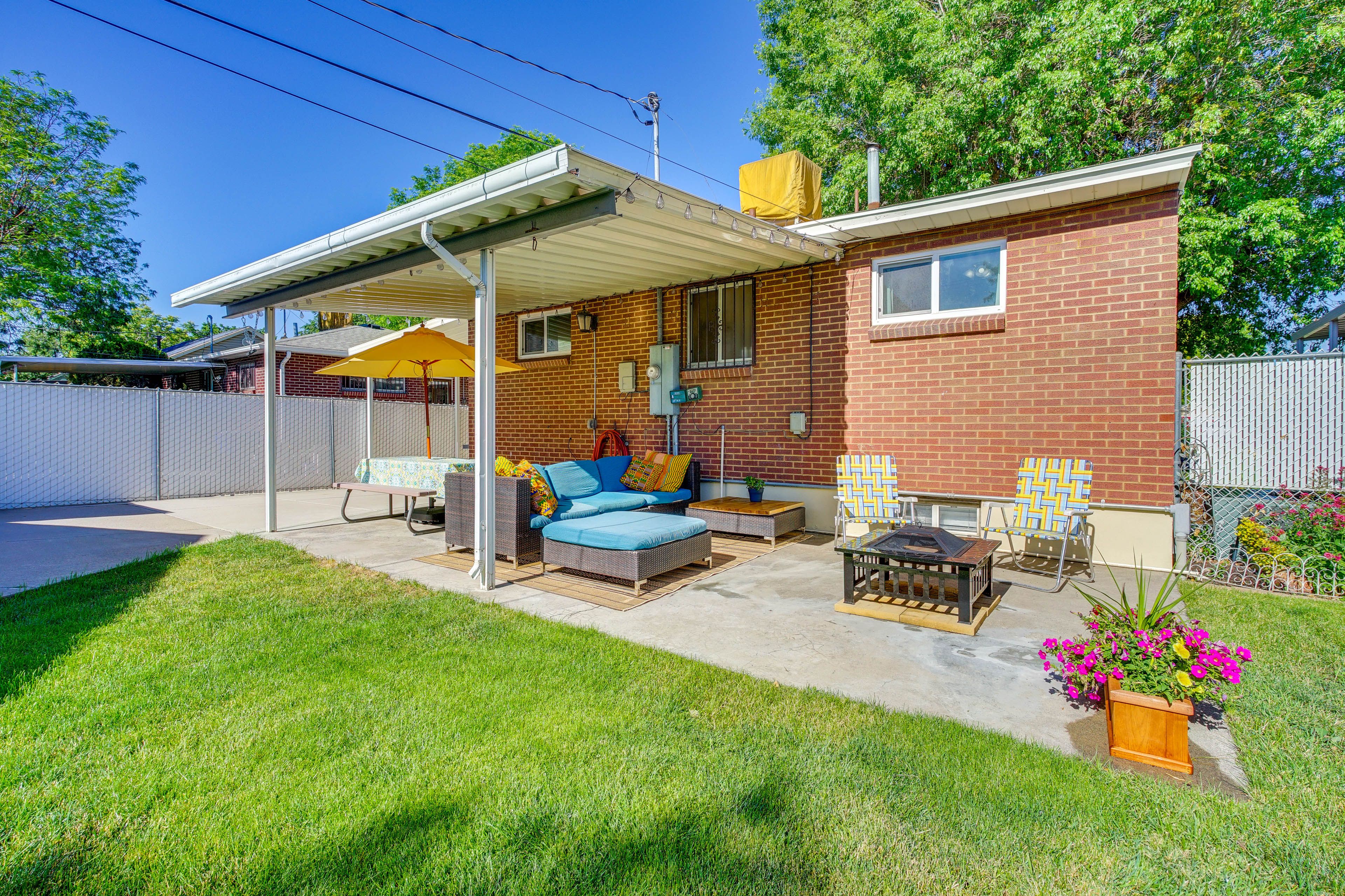 Covered Patio | Gas Grill | Outdoor Dining Area | Fire Pit