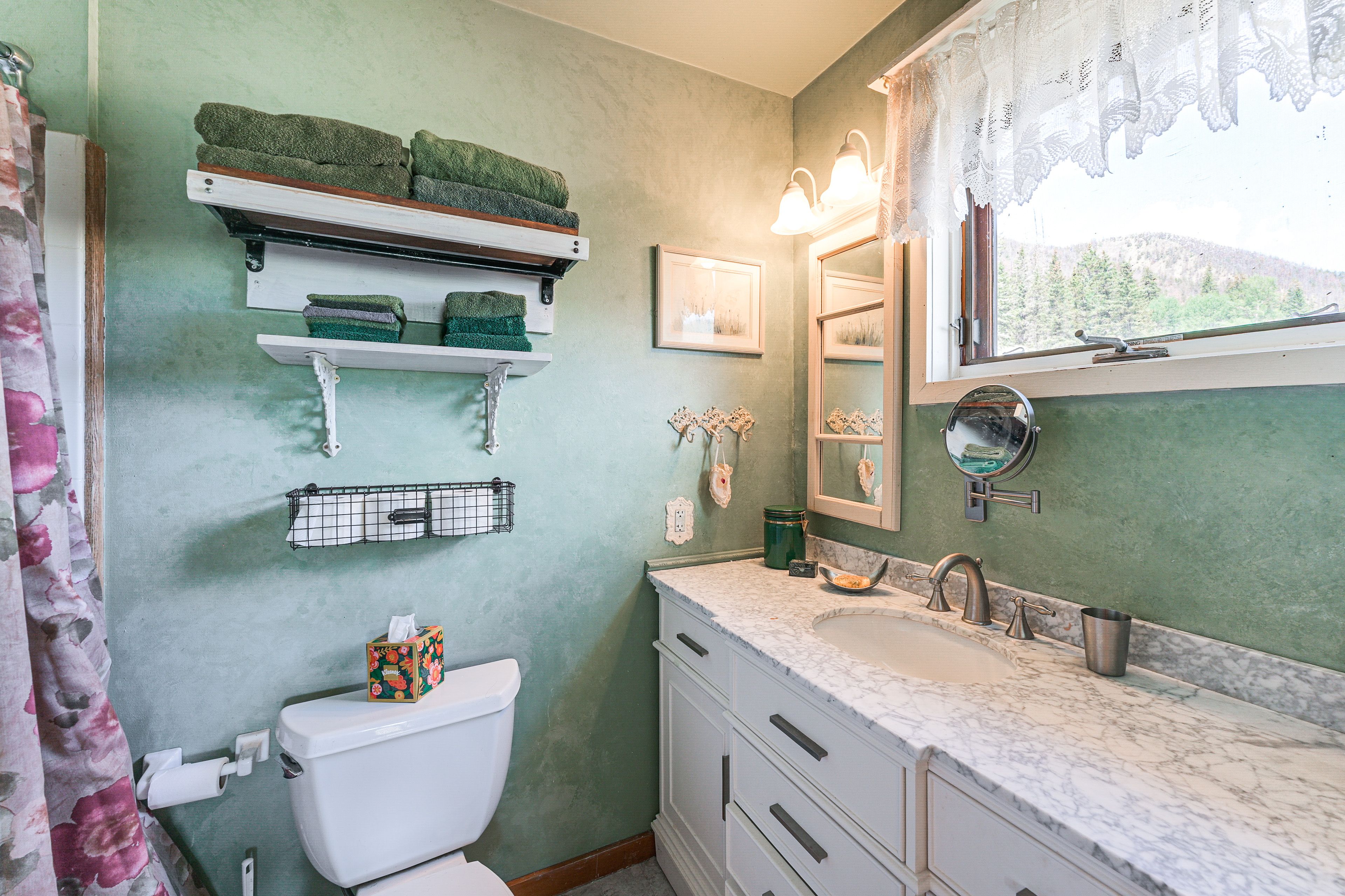 Full Bathroom | 1st Floor