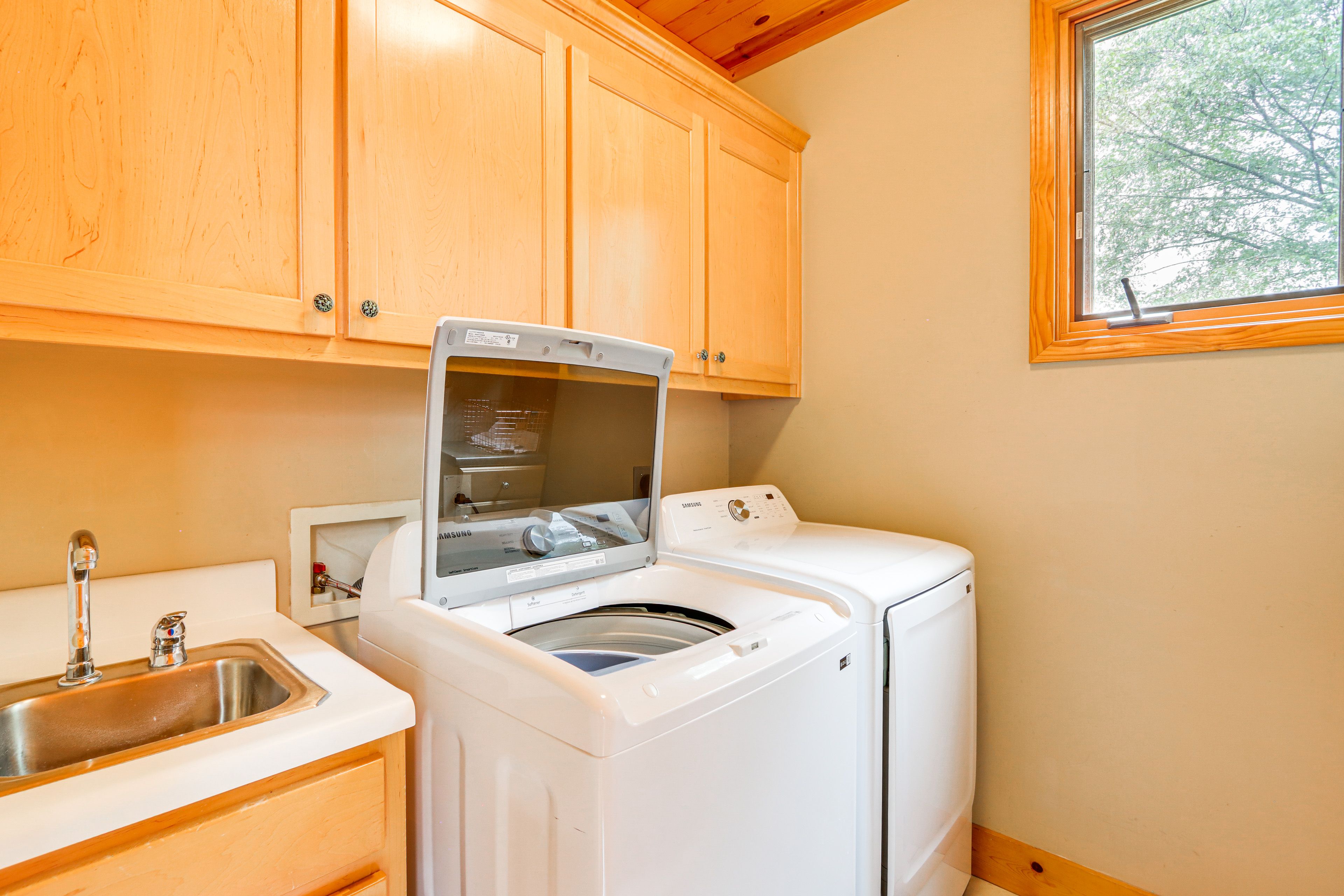 Laundry Room | Main Level