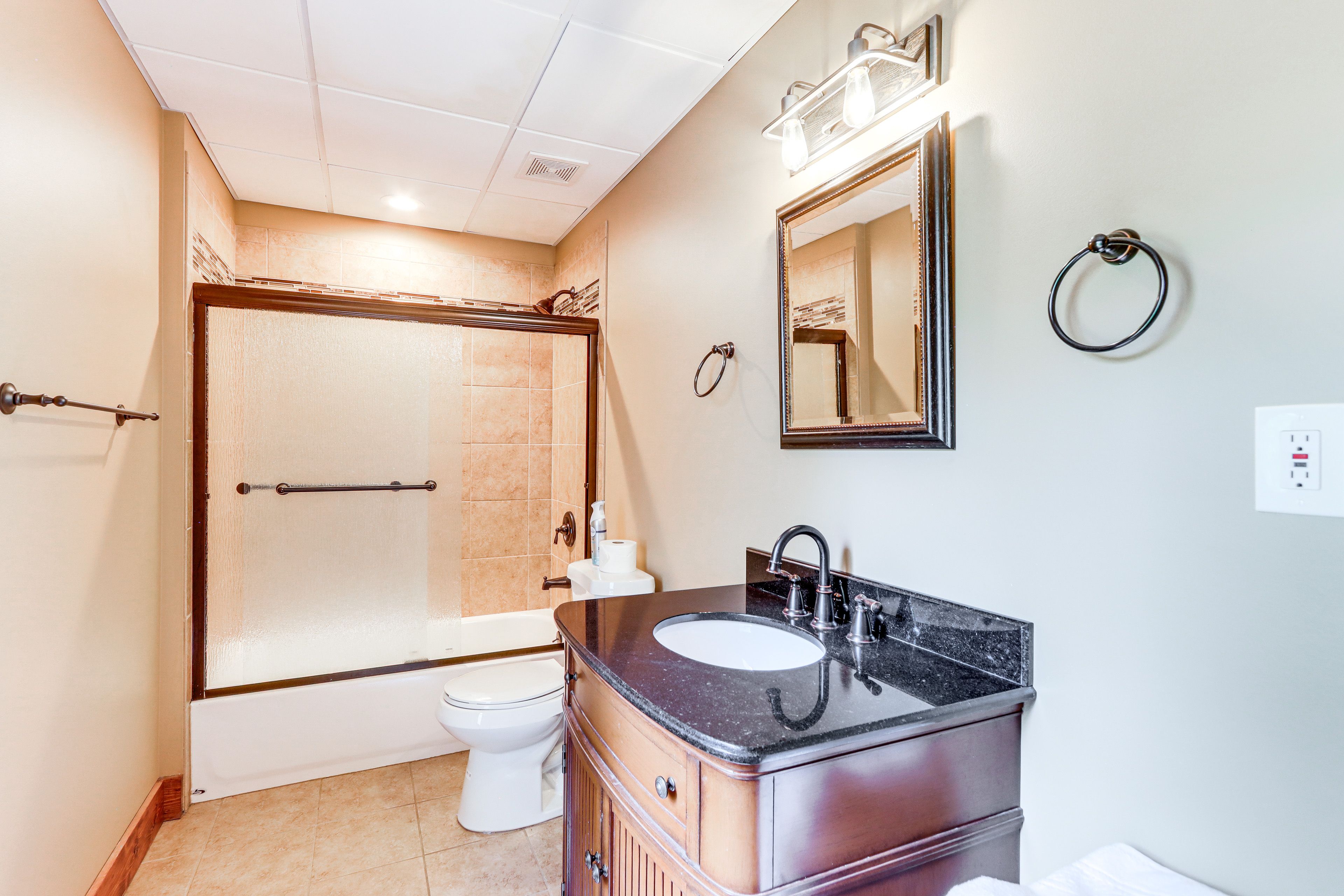 Full Bathroom | Lower Level