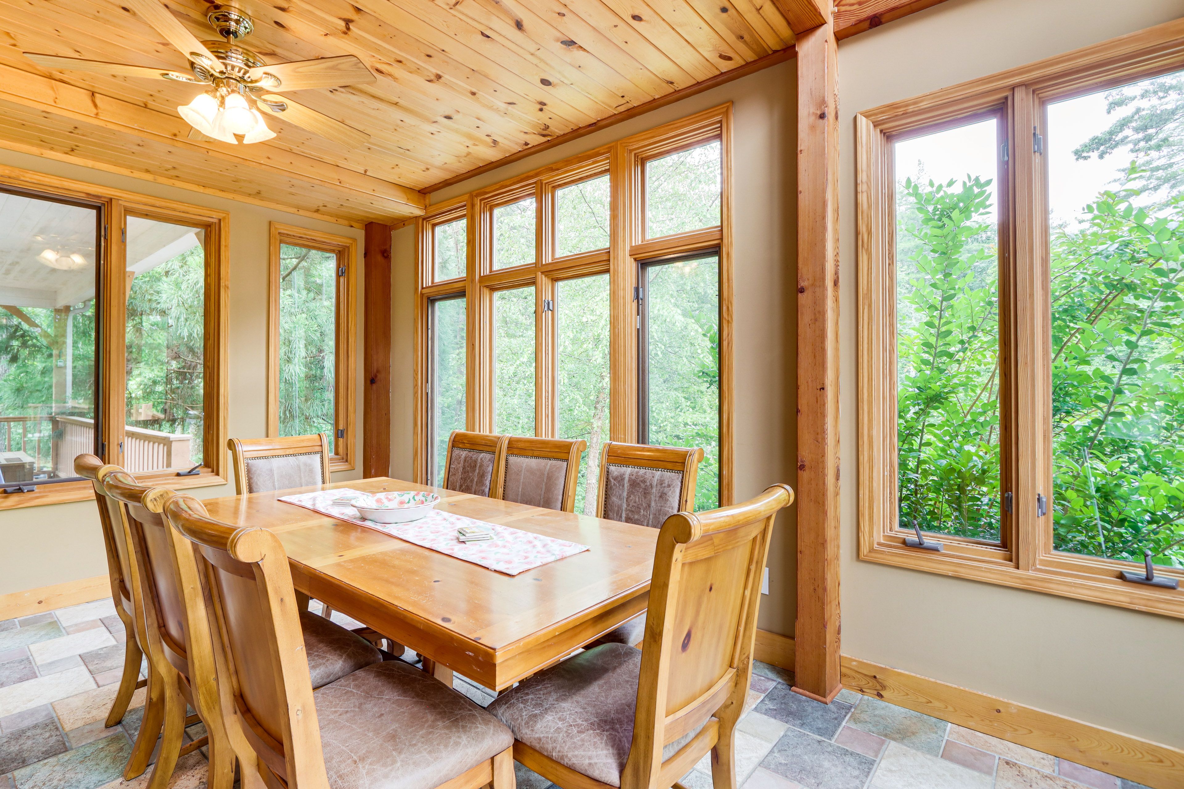 Dining Room | Main Level