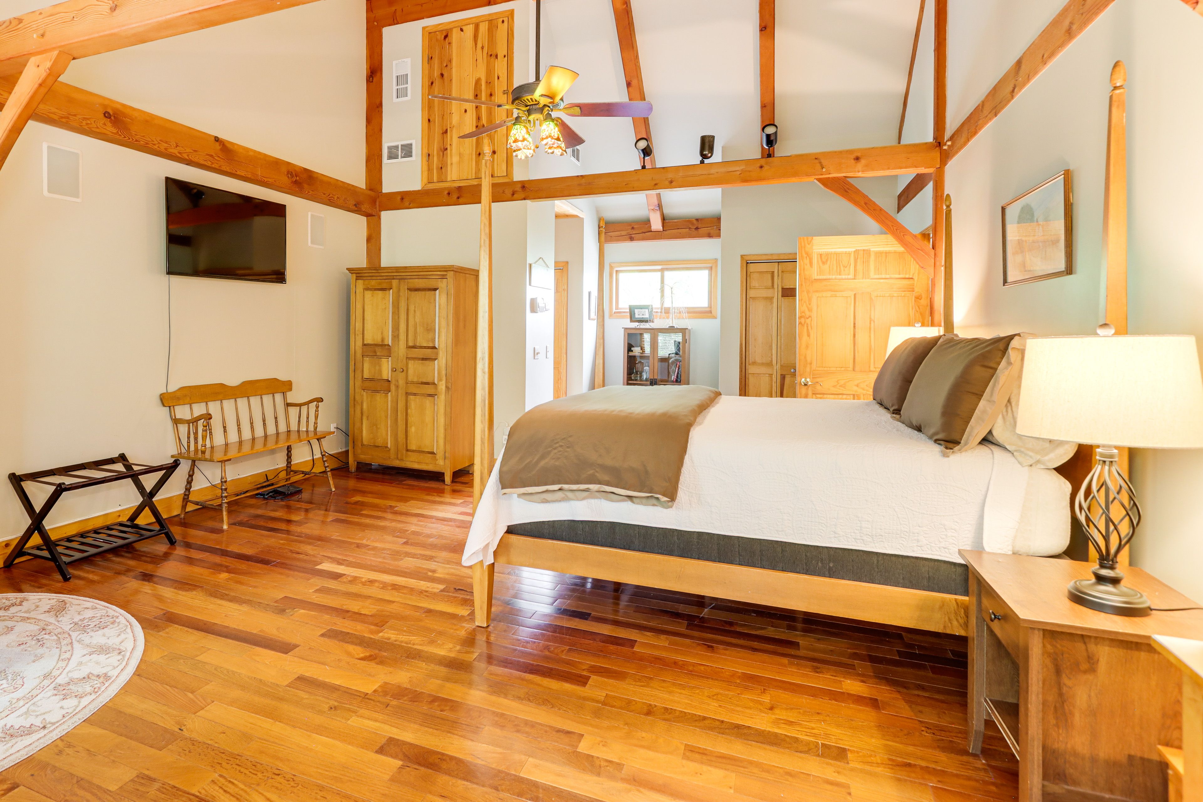 Bedroom 2 | King Bed | Twin Daybed | 2nd Level | En-Suite Bathroom