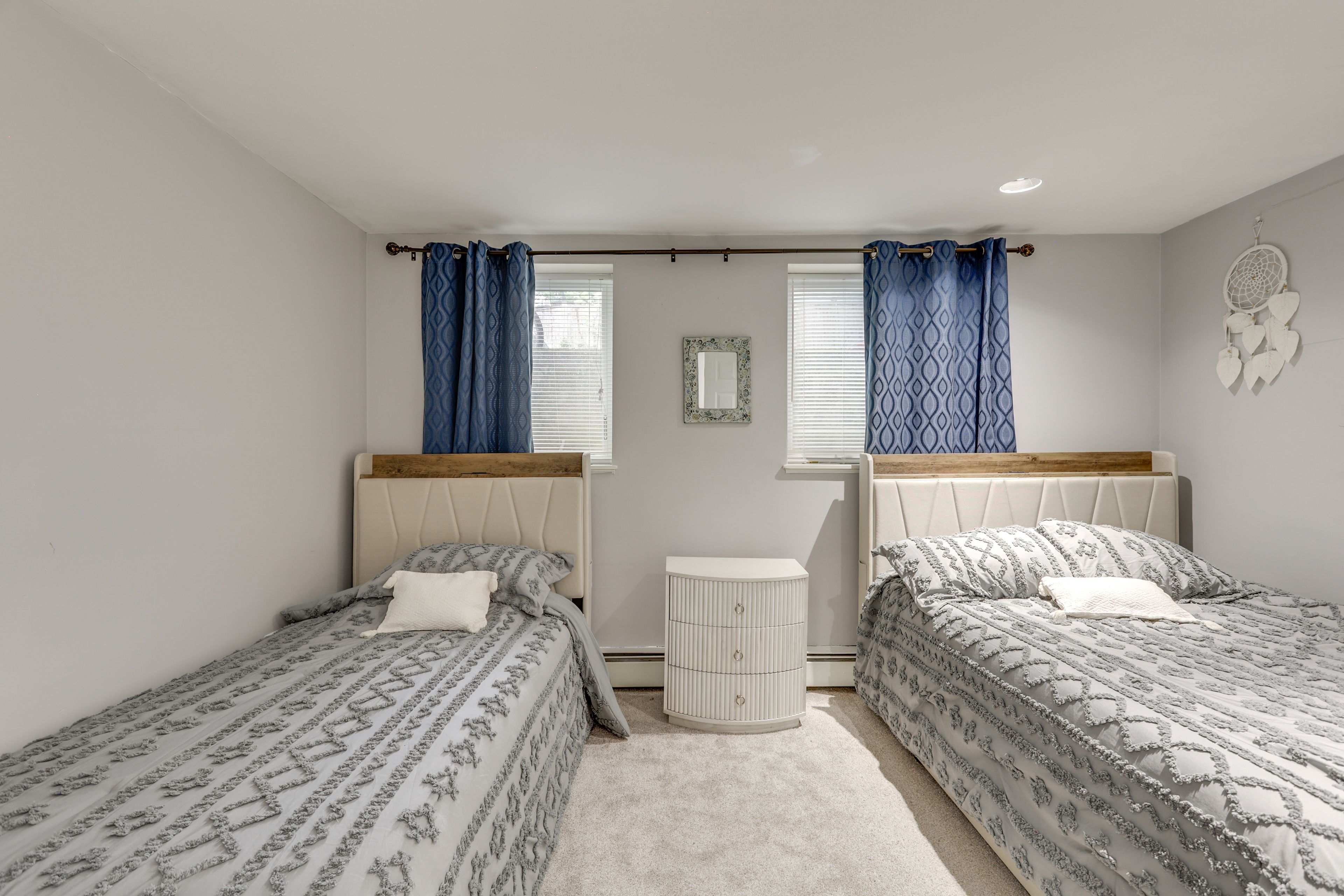 Bedroom | Full Bed | Twin Bed