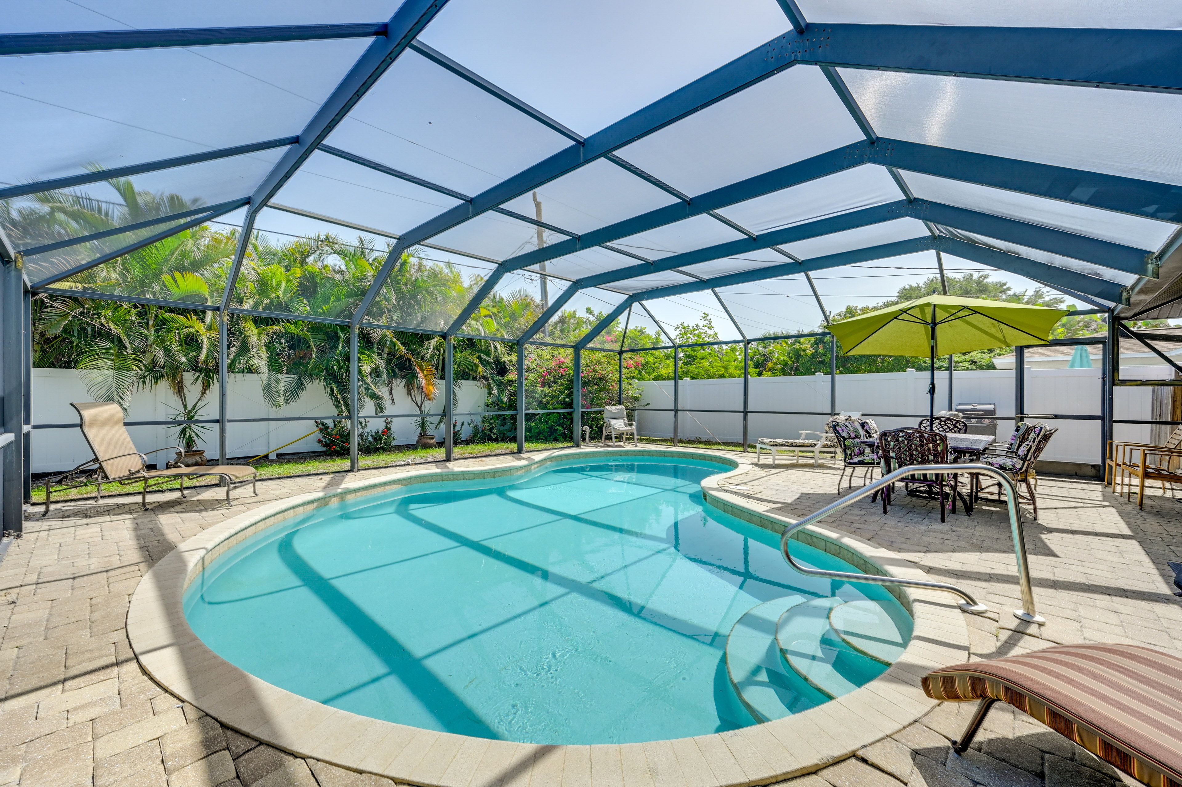 Naples Vacation Rental | 3BR | 2BA | 1,900 Sq Ft | Small Step to Enter