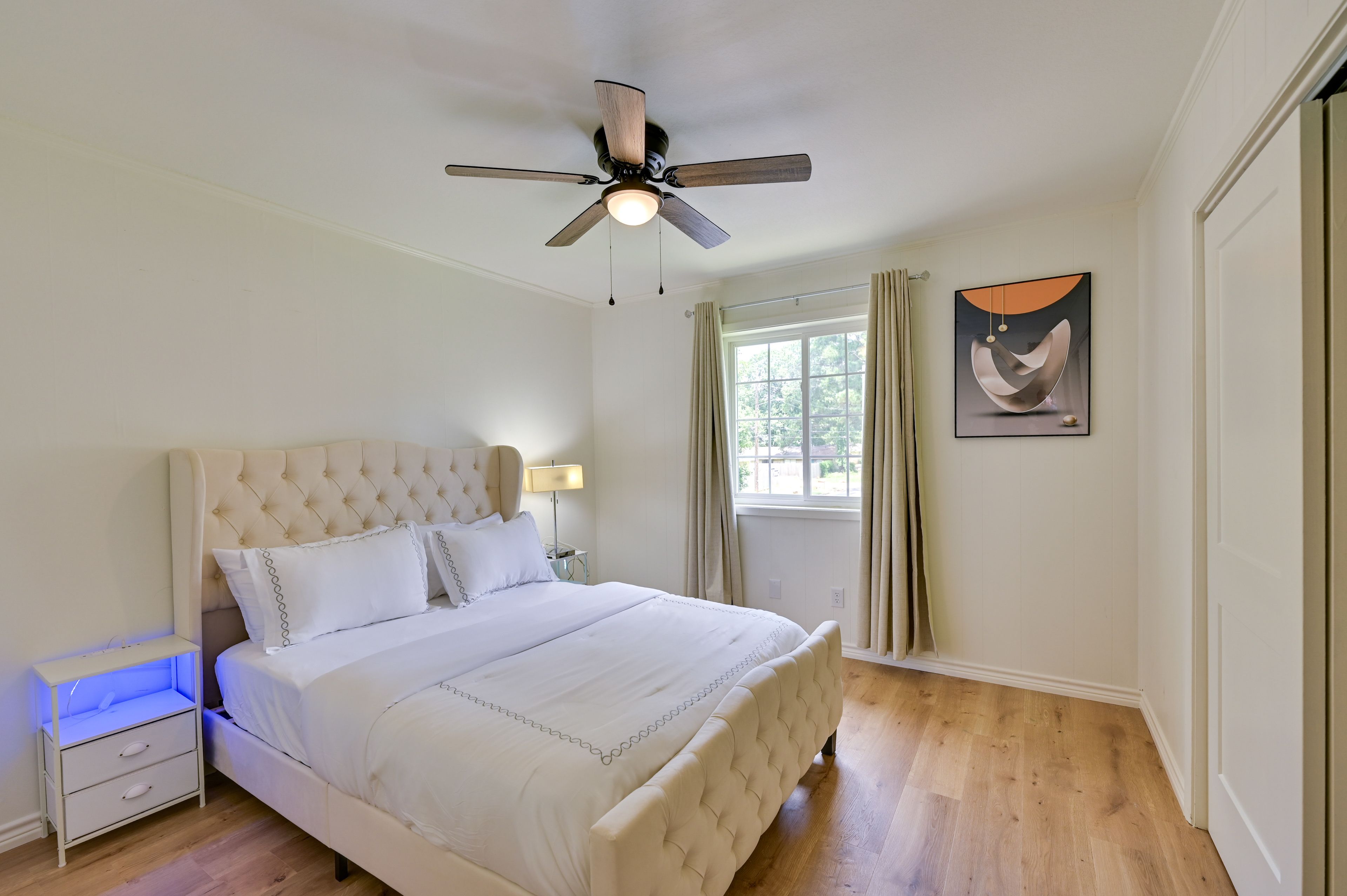 Bedroom 1 | Queen Bed
